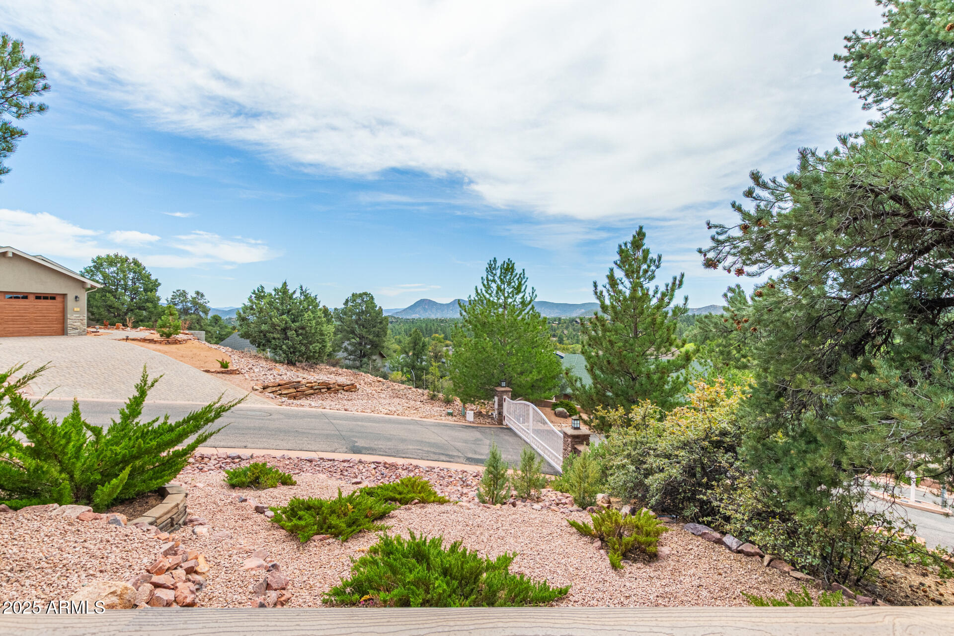 1202 N Horizon Way Property Photo 57