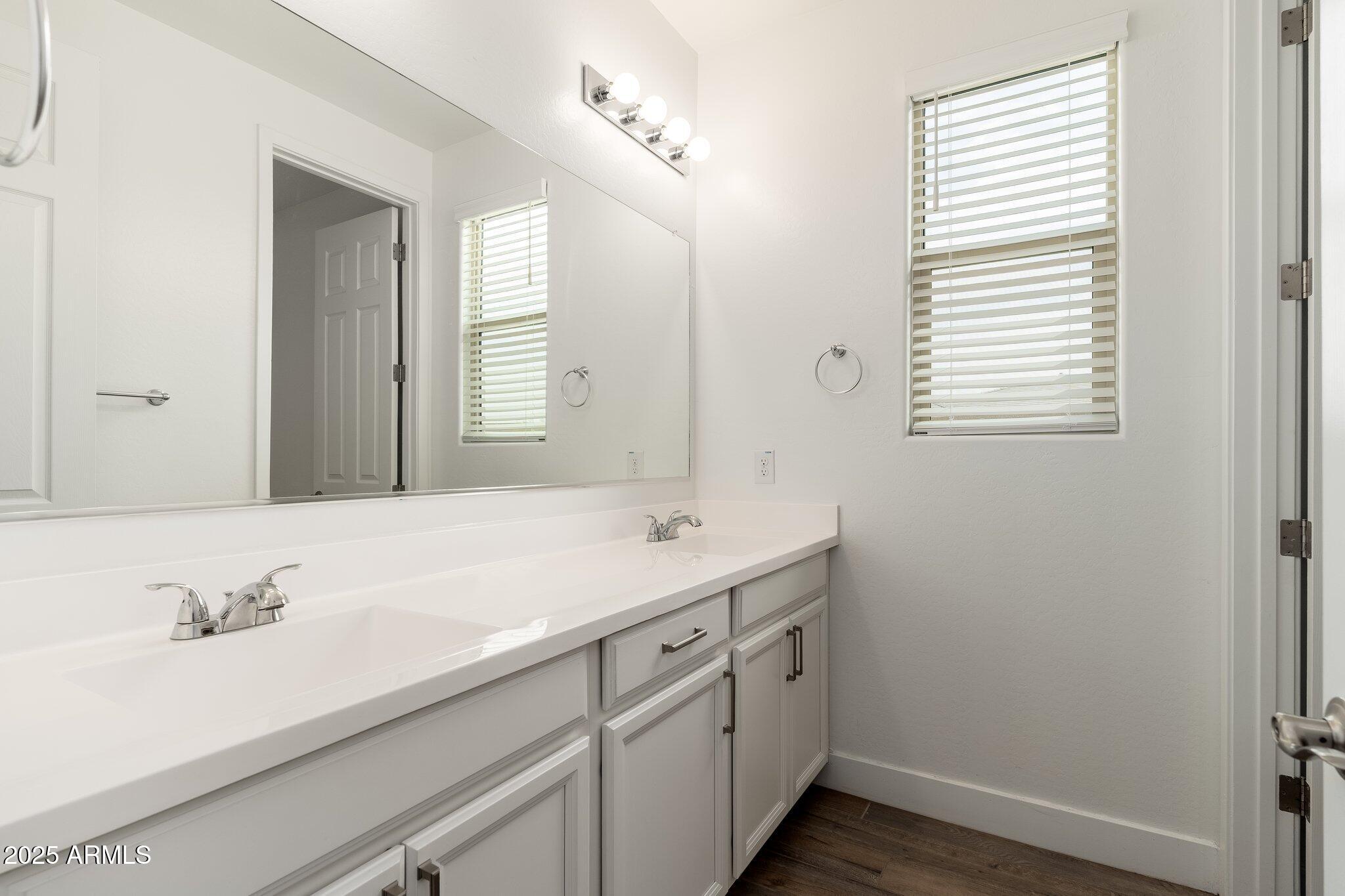 18542 W Seldon Lane Property Photo 30