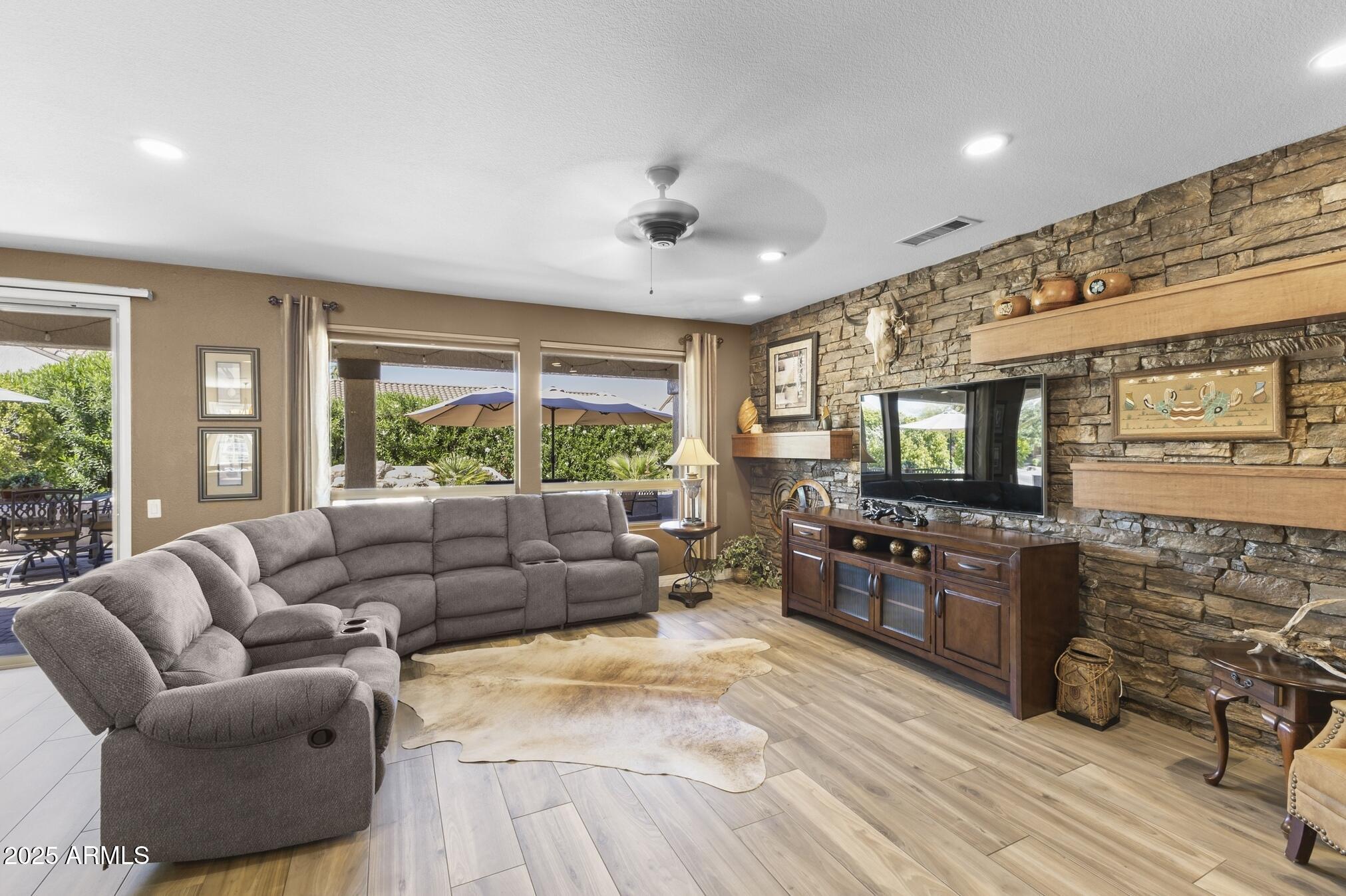 15876 W Star View Lane Property Photo 7