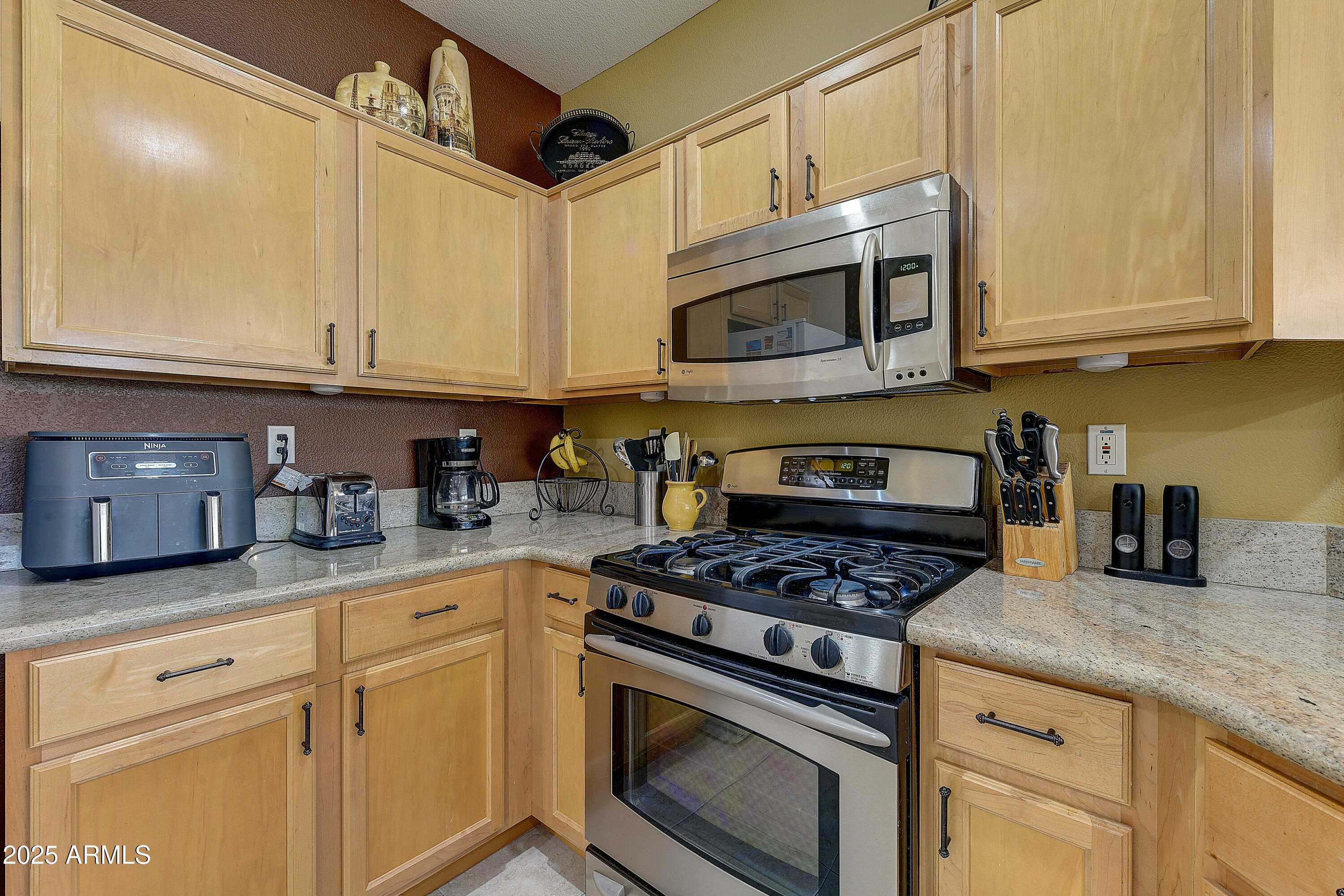 20454 N Palm Canyon Drive Property Photo 16