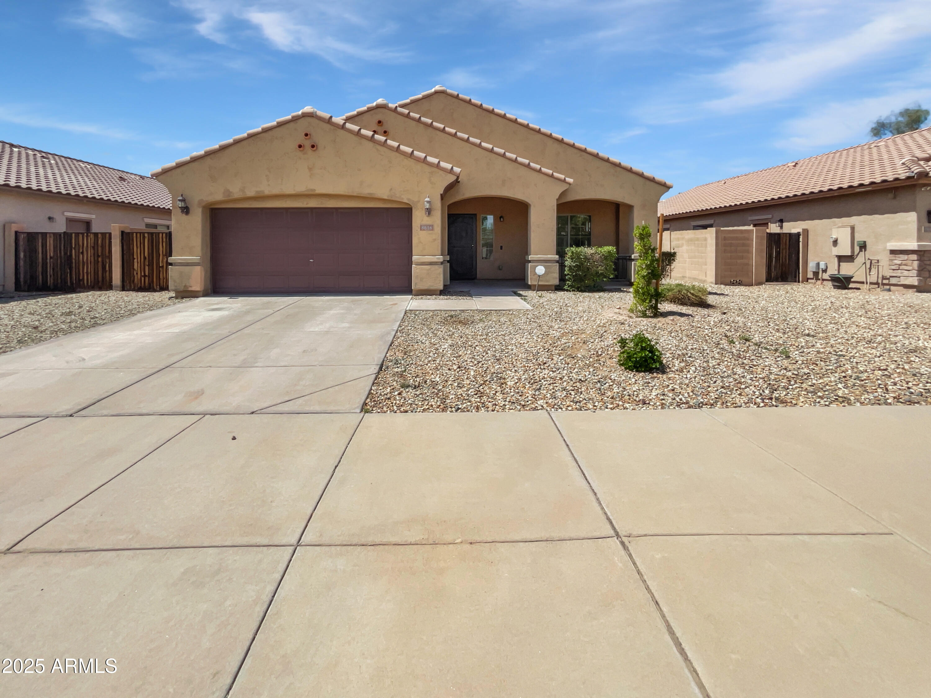 8616 S 57th Drive Property Photo 1