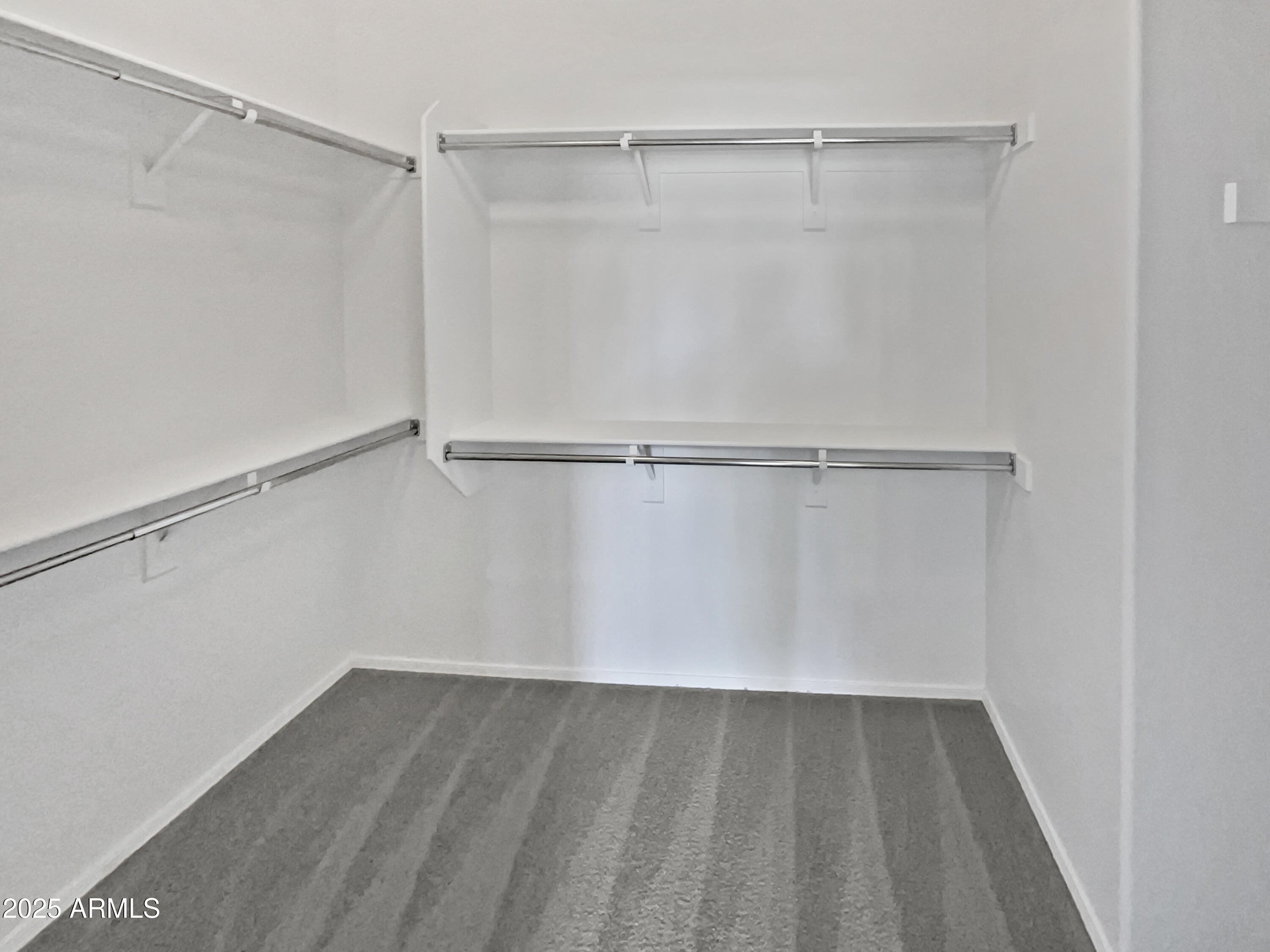 8616 S 57th Drive Property Photo 17