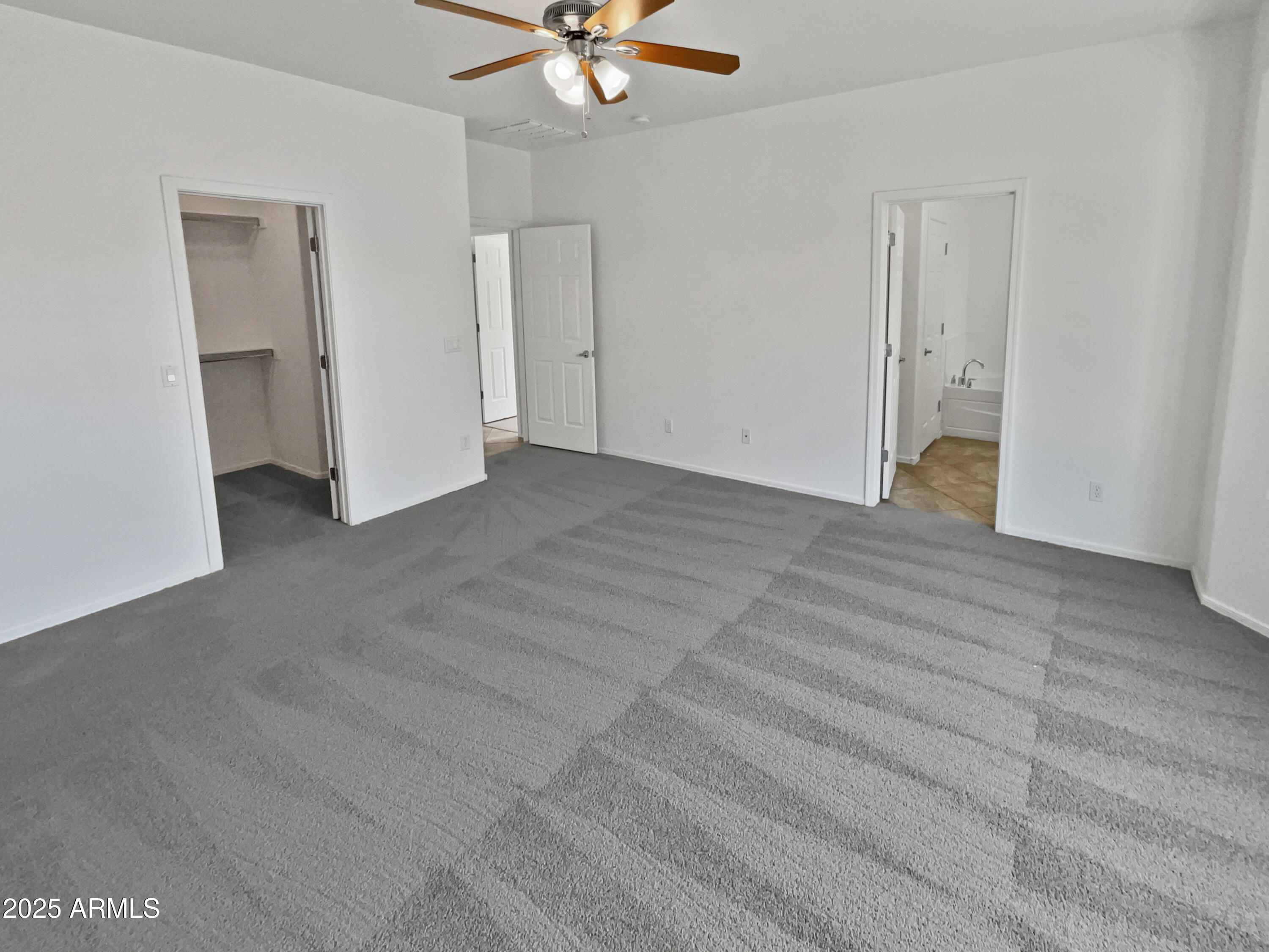 8616 S 57th Drive Property Photo 19