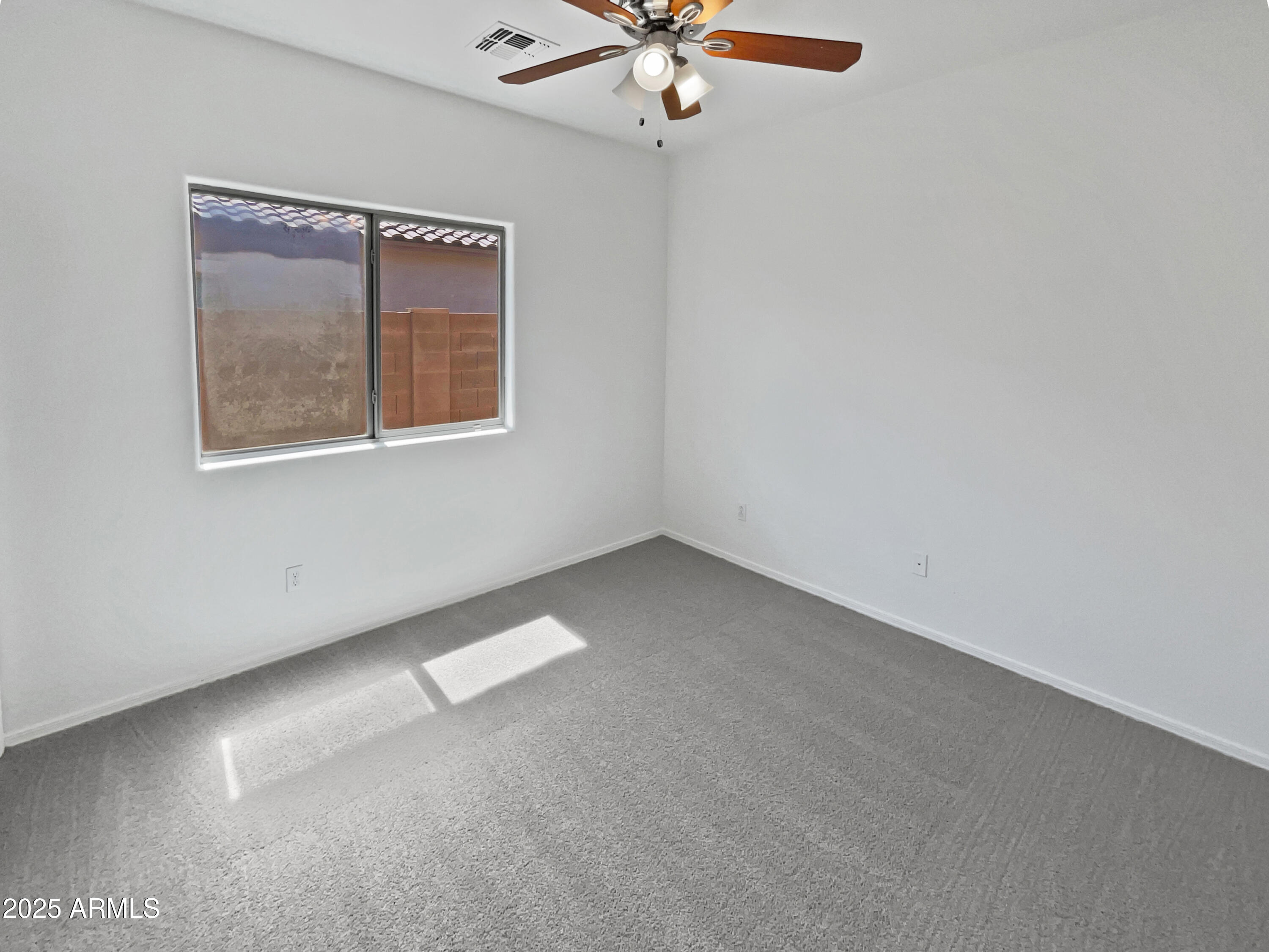 8616 S 57th Drive Property Photo 21