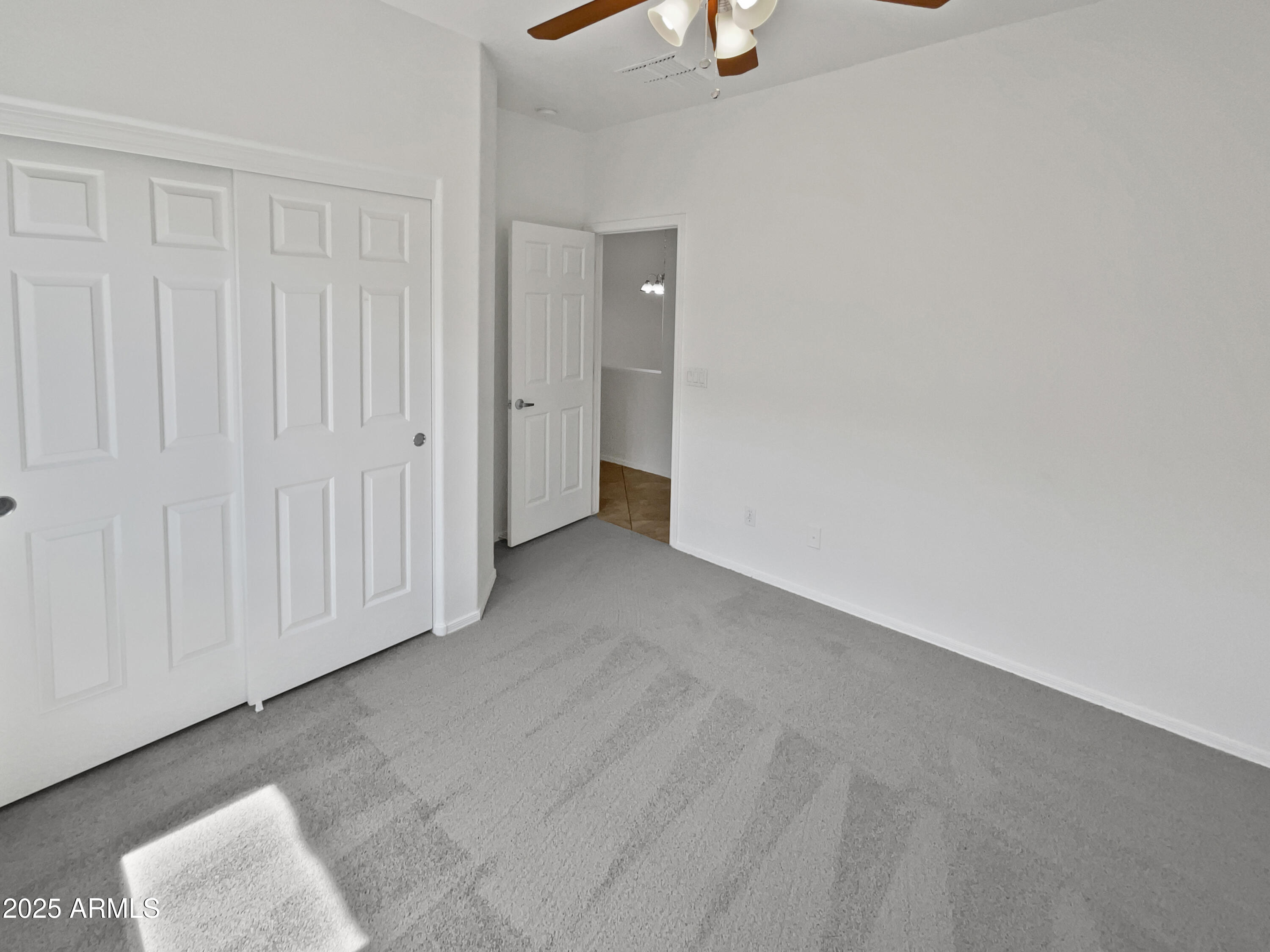 8616 S 57th Drive Property Photo 22