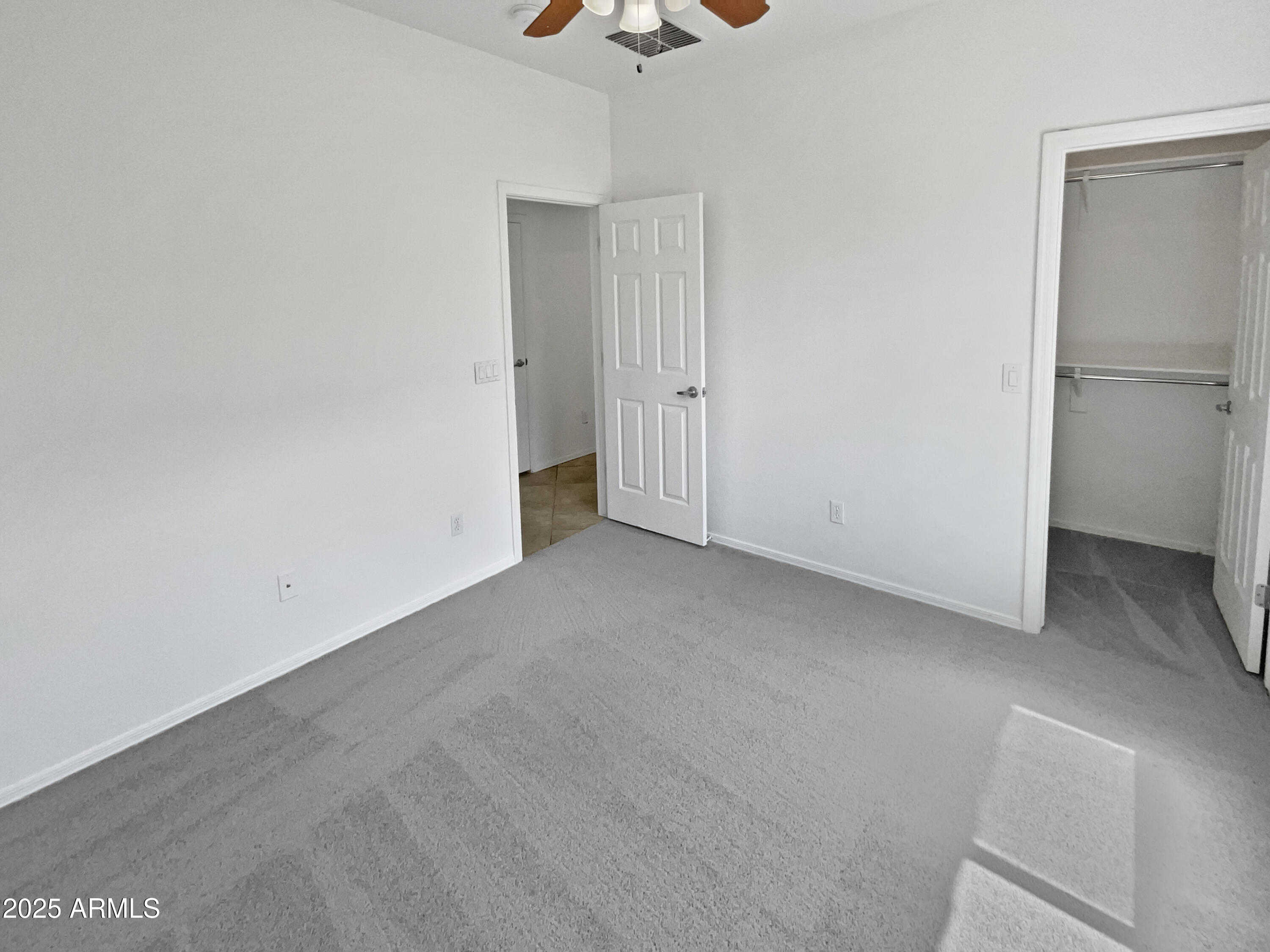 8616 S 57th Drive Property Photo 23