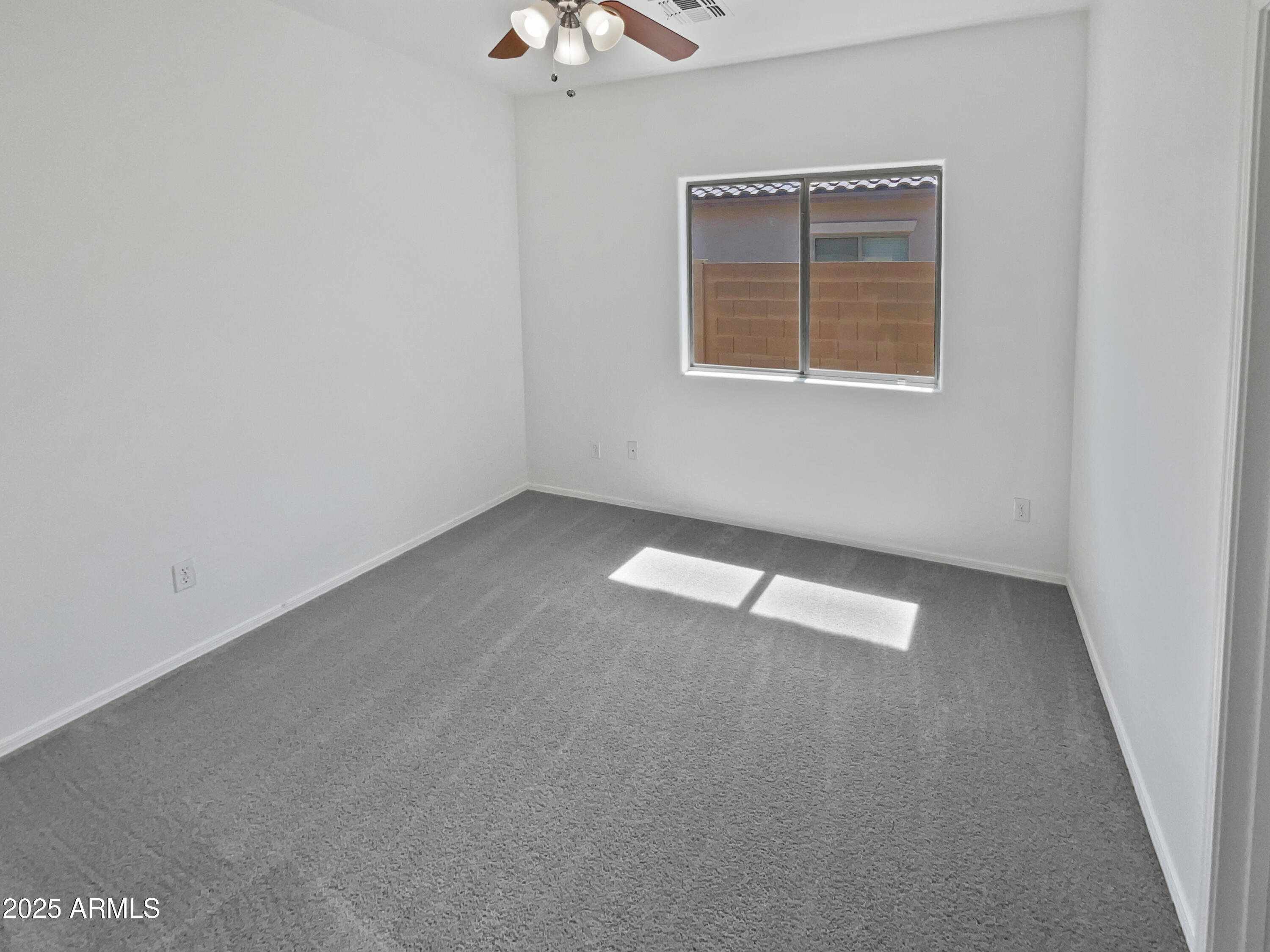 8616 S 57th Drive Property Photo 25
