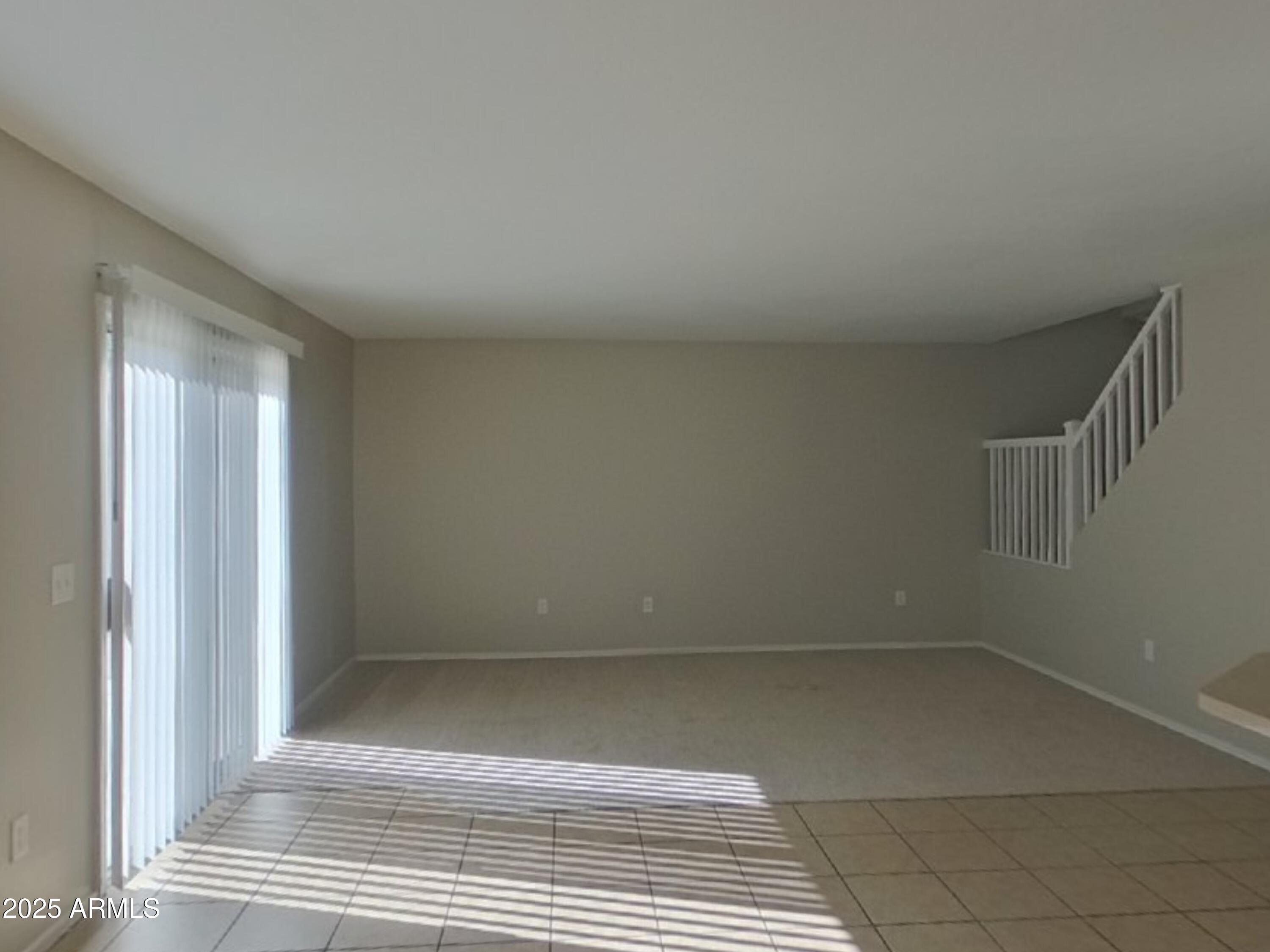 7223 S 41st Lane Property Photo 2