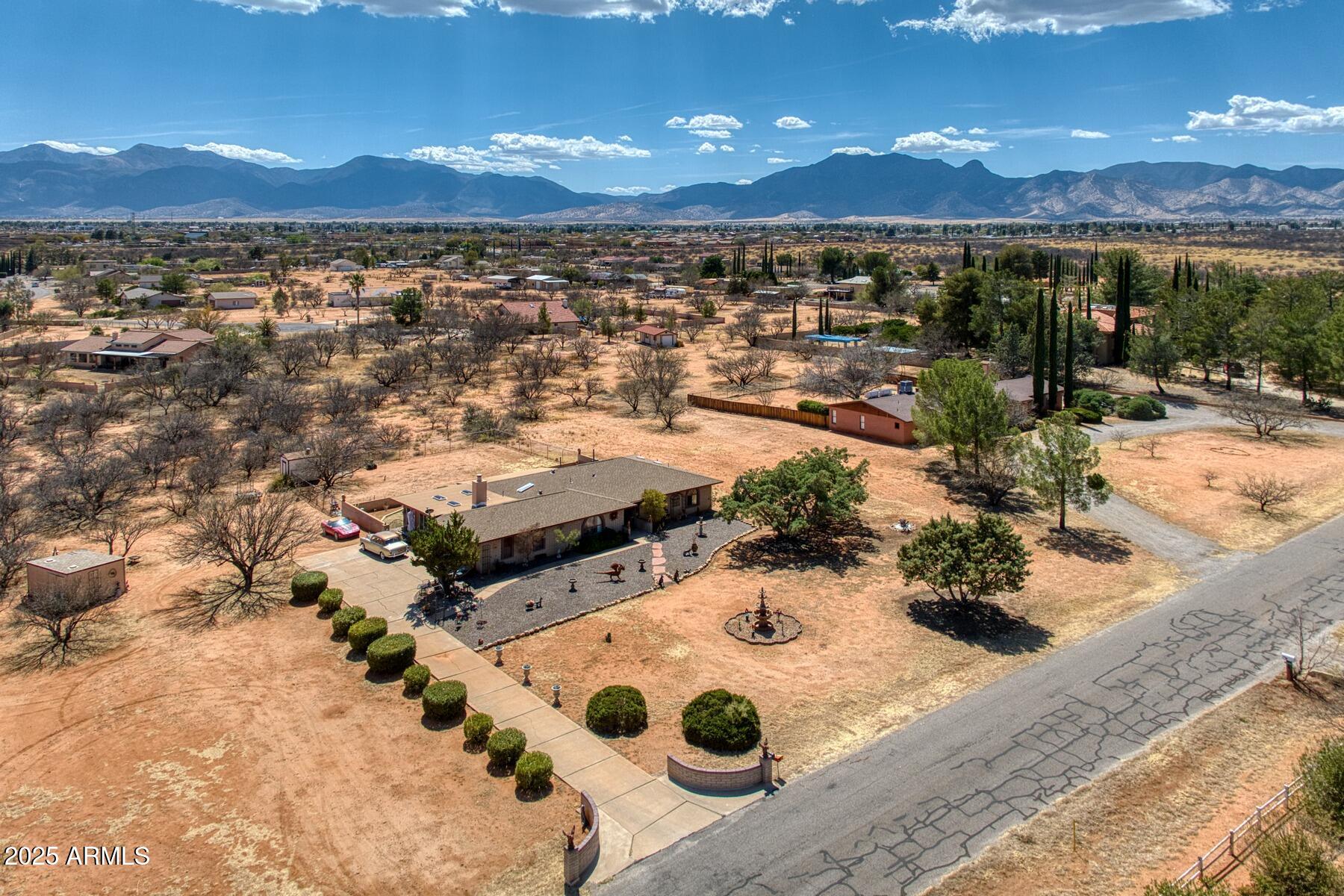 2718 E San Juan Capistrano Drive Property Photo 4