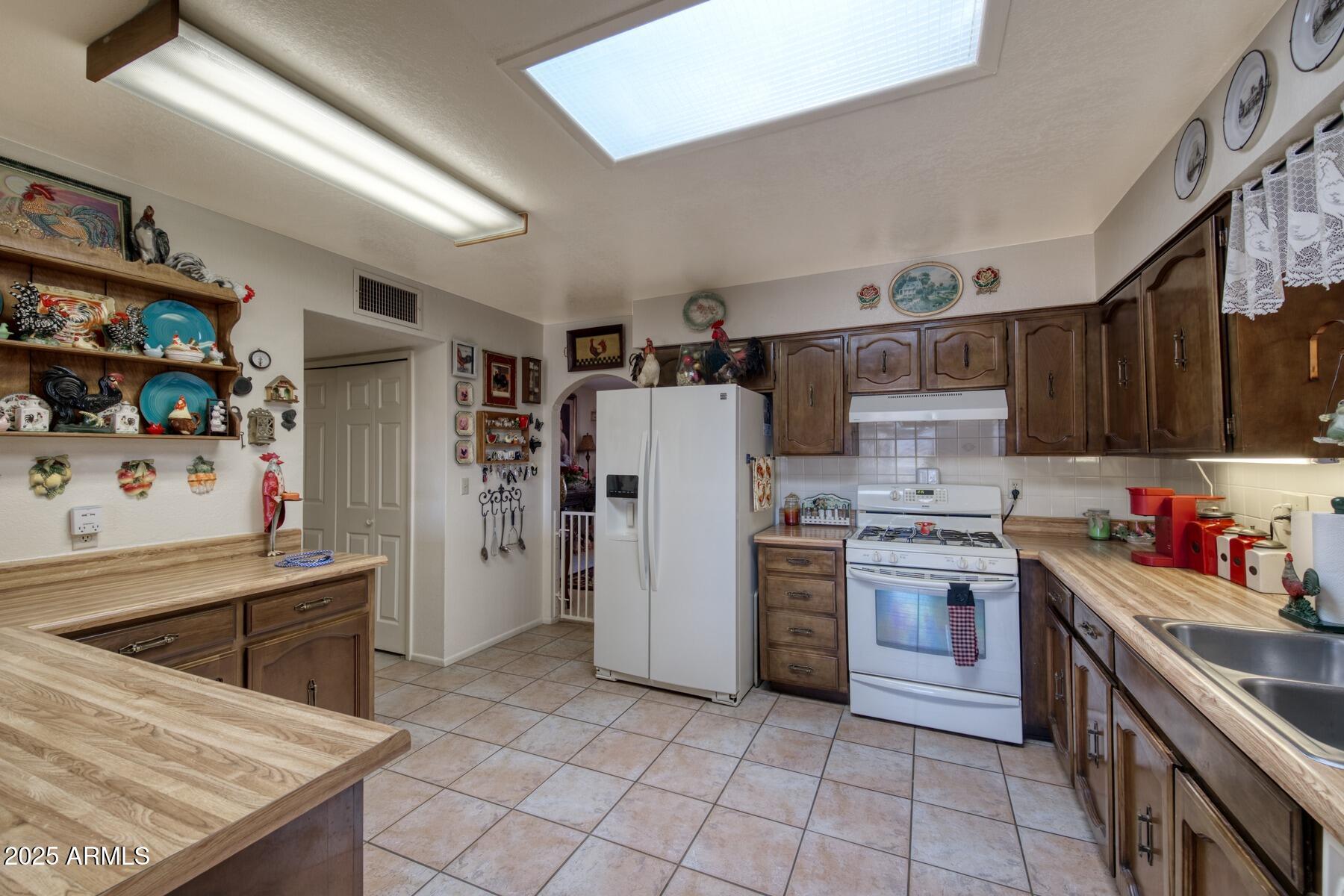 2718 E San Juan Capistrano Drive Property Photo 16