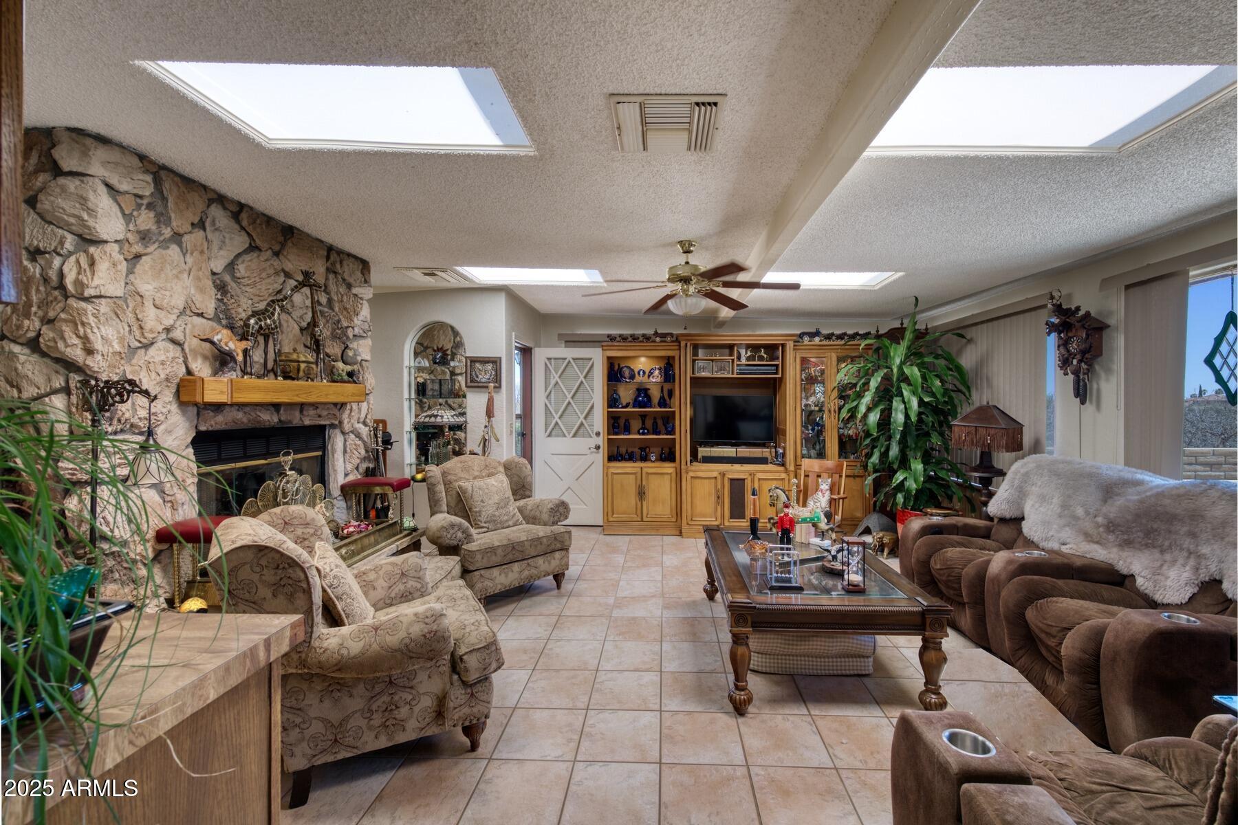 2718 E San Juan Capistrano Drive Property Photo 22