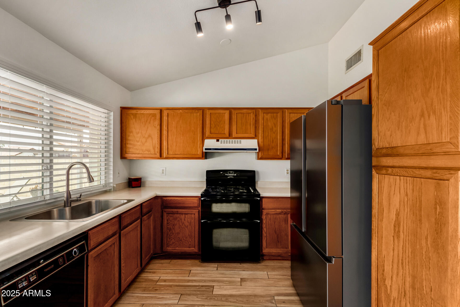 6416 S 19th Place Property Photo 14