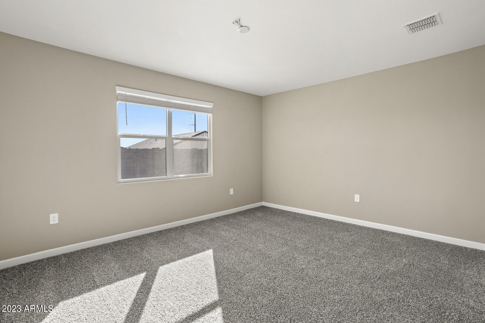 1423 S 239th Drive Property Photo 16