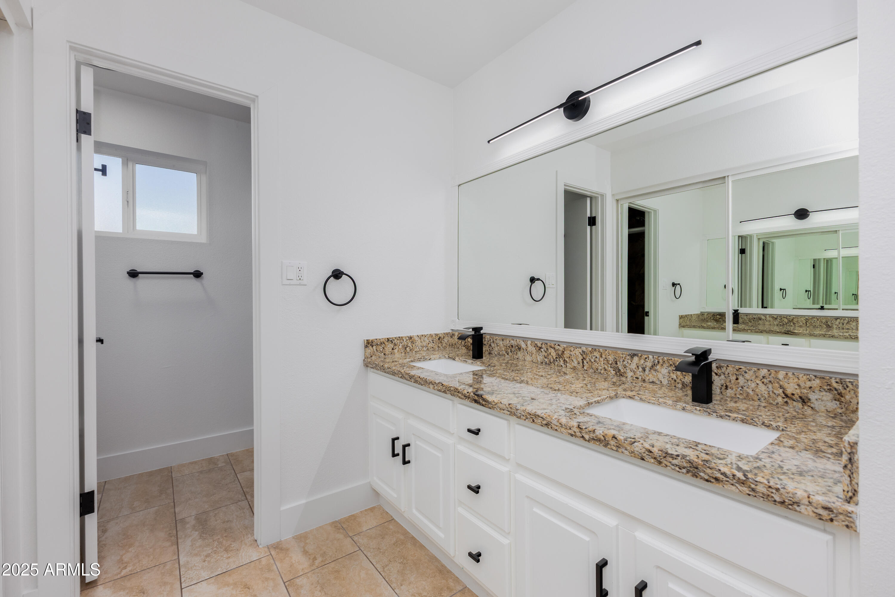 1868 E La Donna Drive Property Photo 29