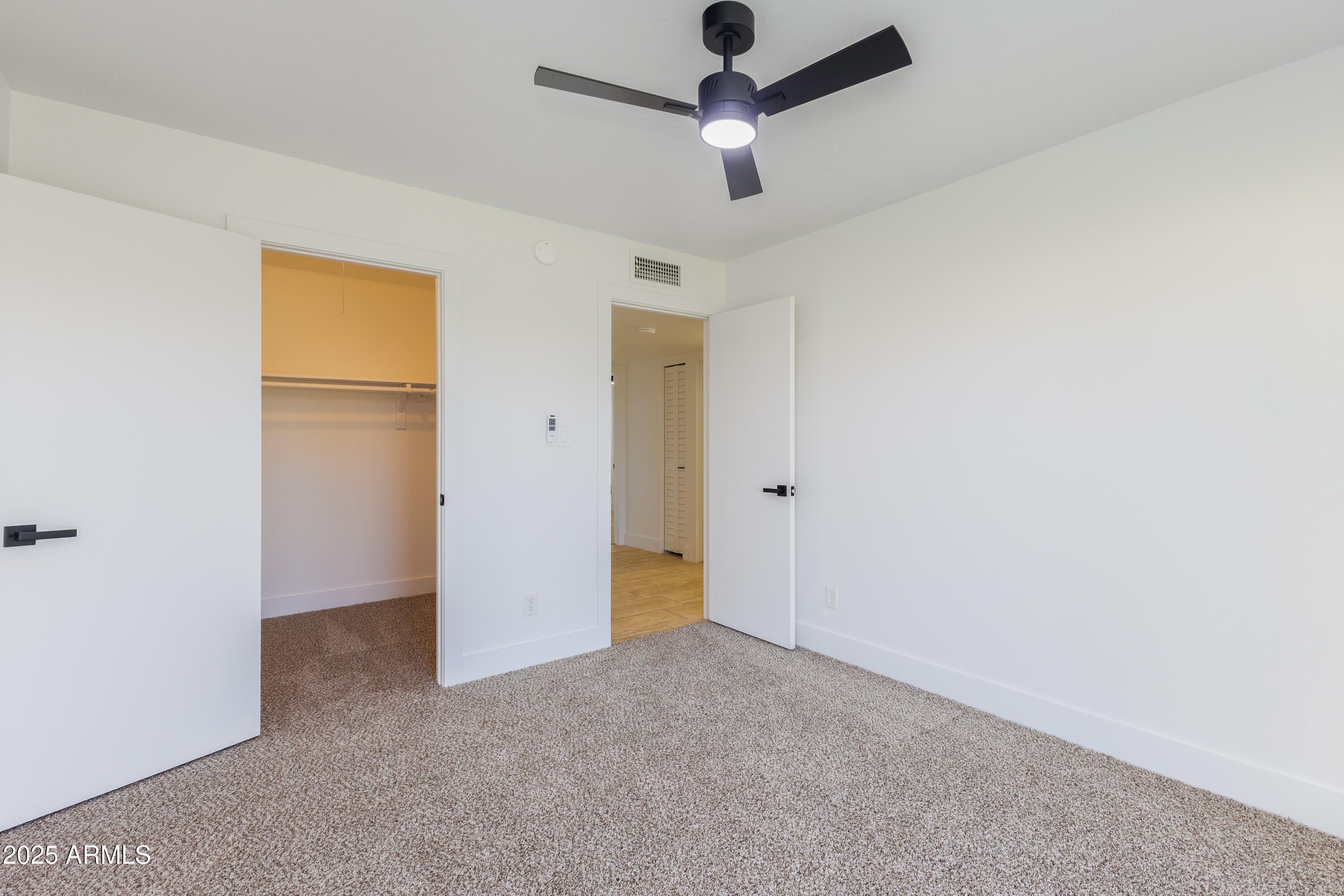1868 E La Donna Drive Property Photo 33