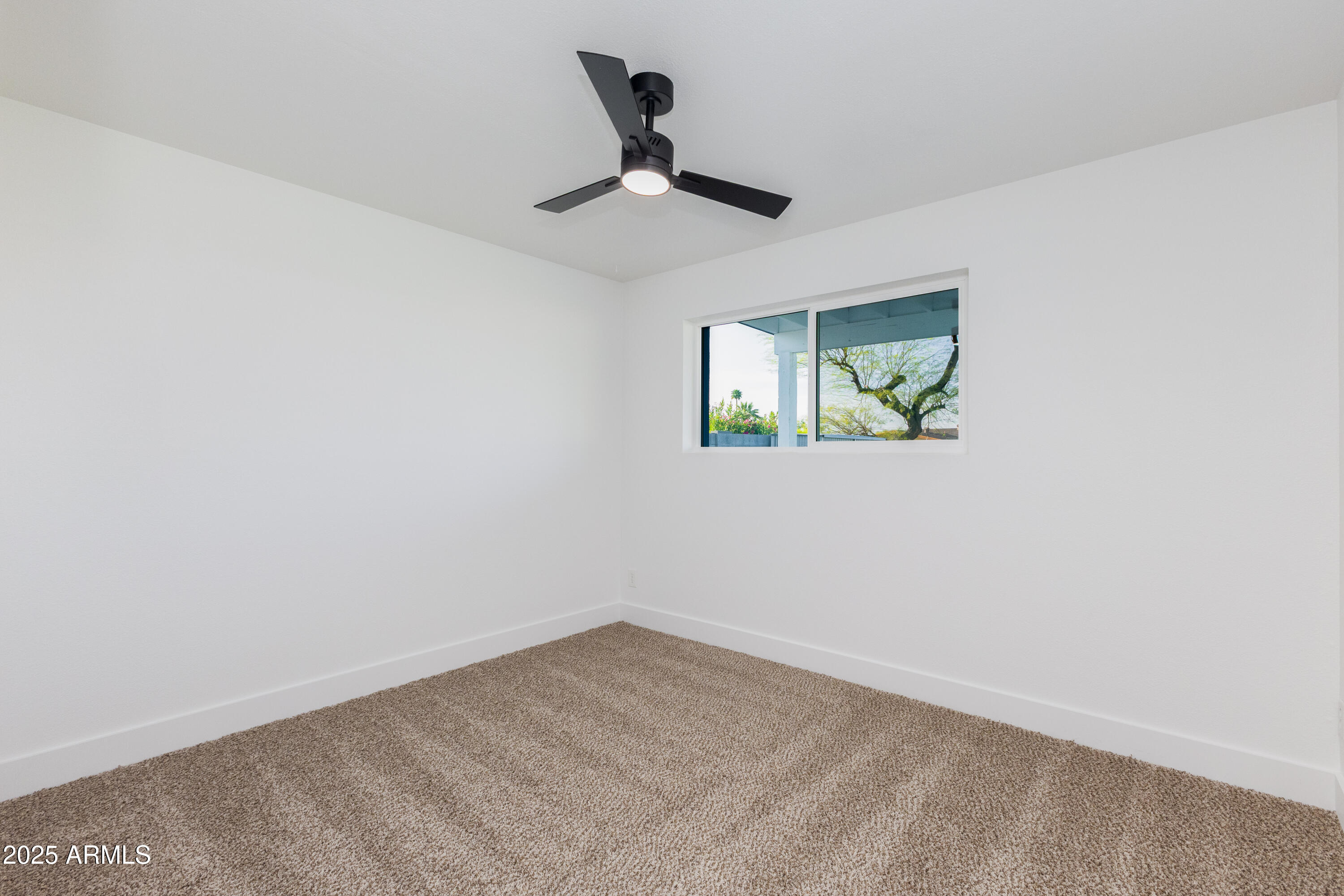 1868 E La Donna Drive Property Photo 34