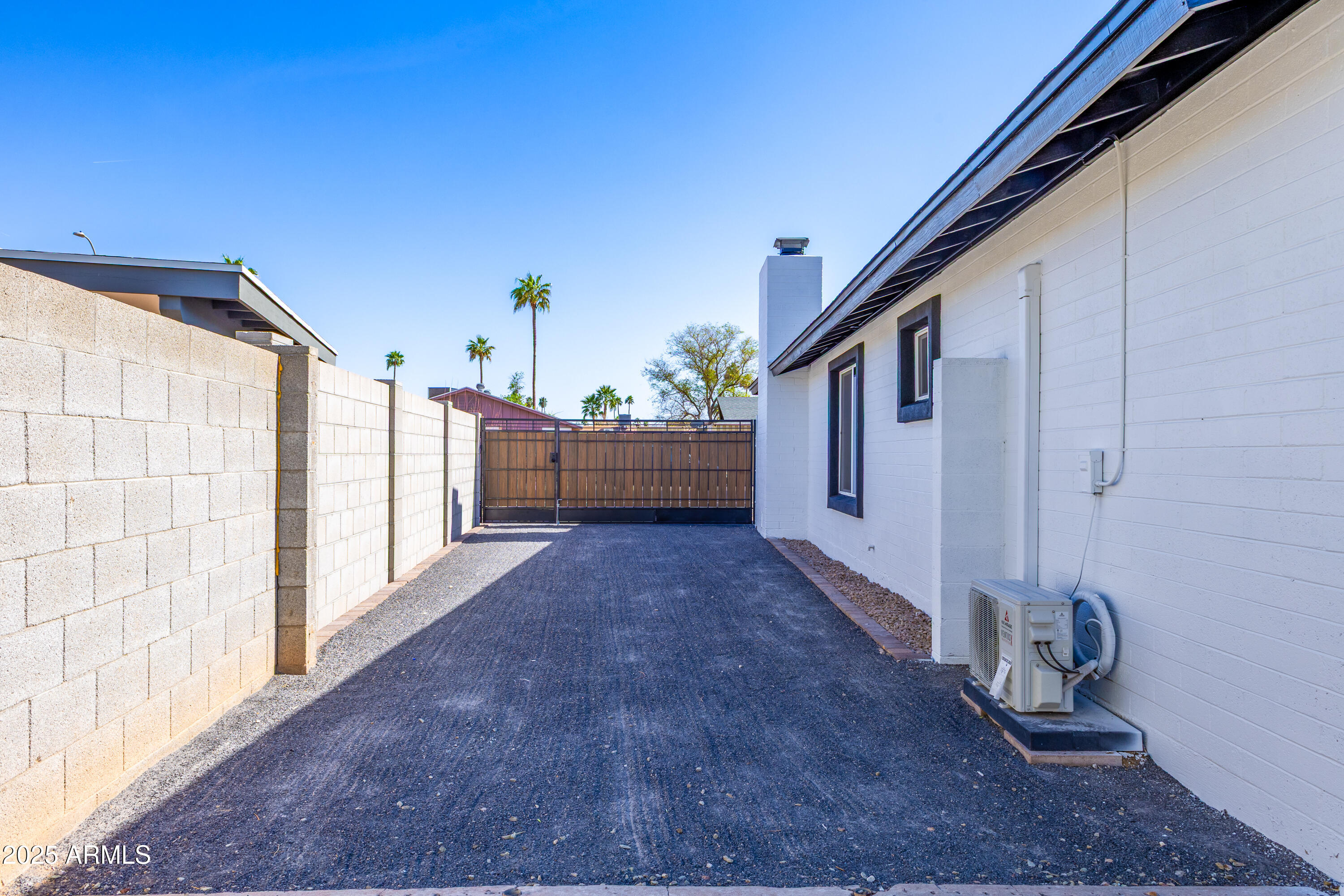 1868 E La Donna Drive Property Photo 43