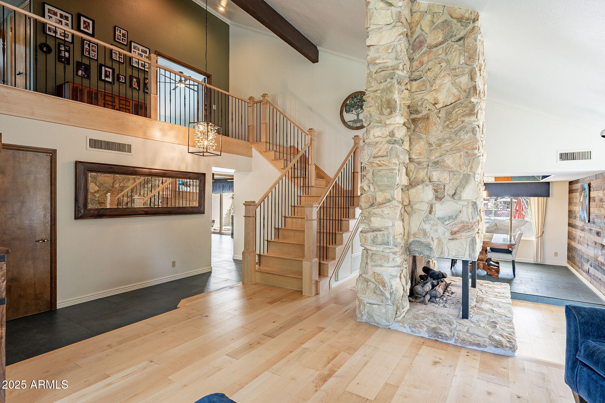1329 E Whalers Way Property Photo 2