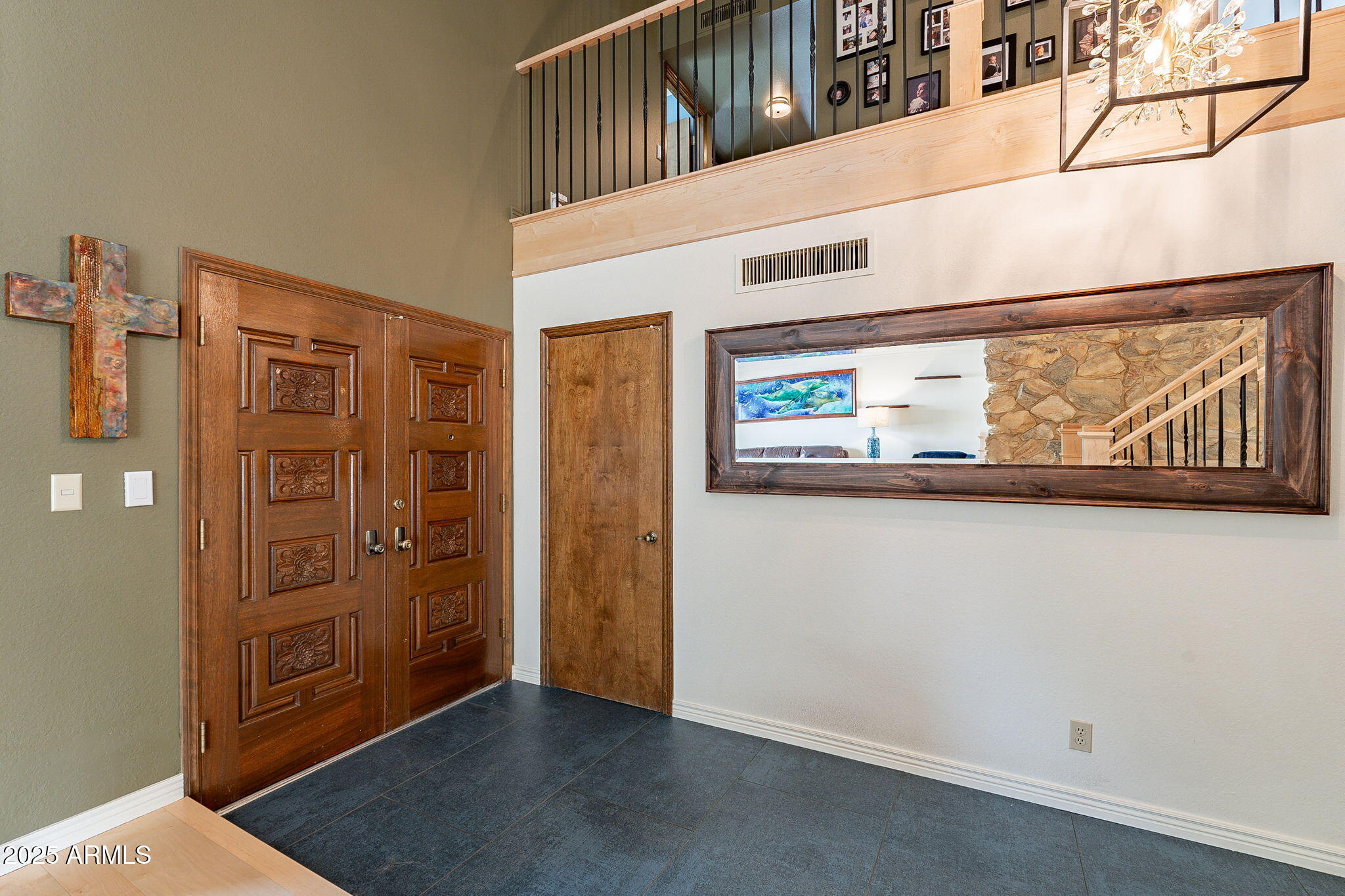 1329 E Whalers Way Property Photo 11