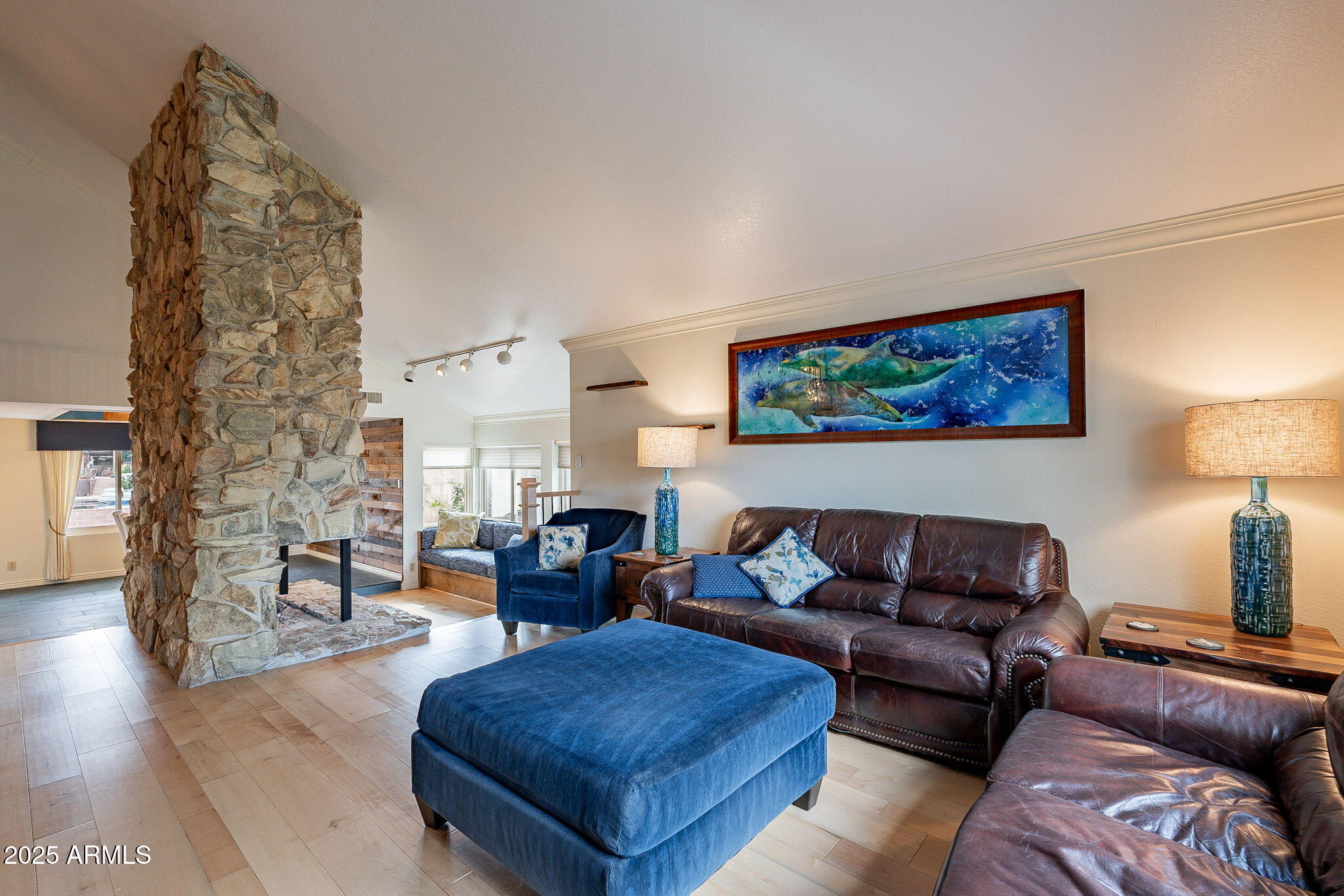 1329 E Whalers Way Property Photo 13