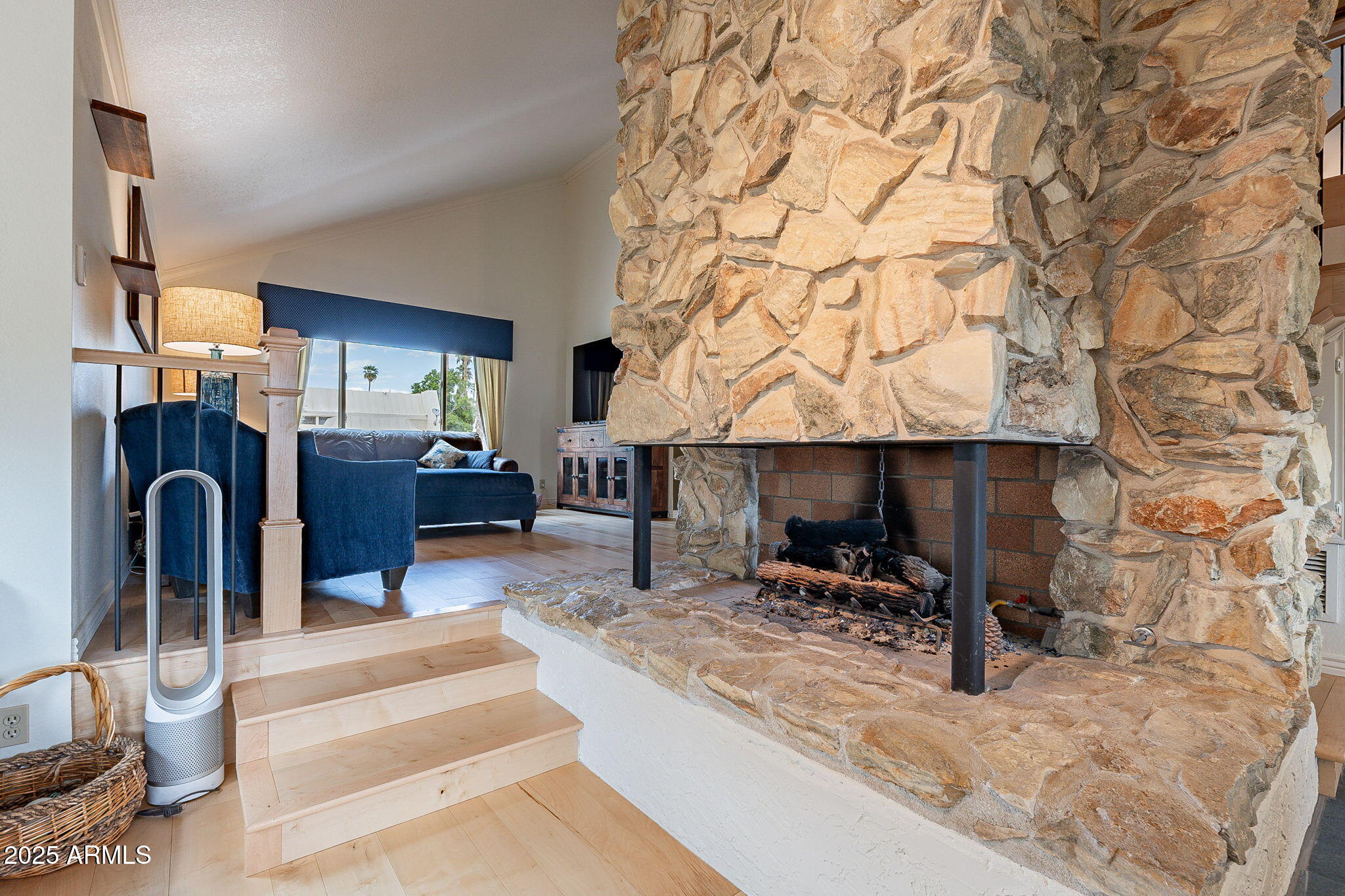 1329 E Whalers Way Property Photo 19