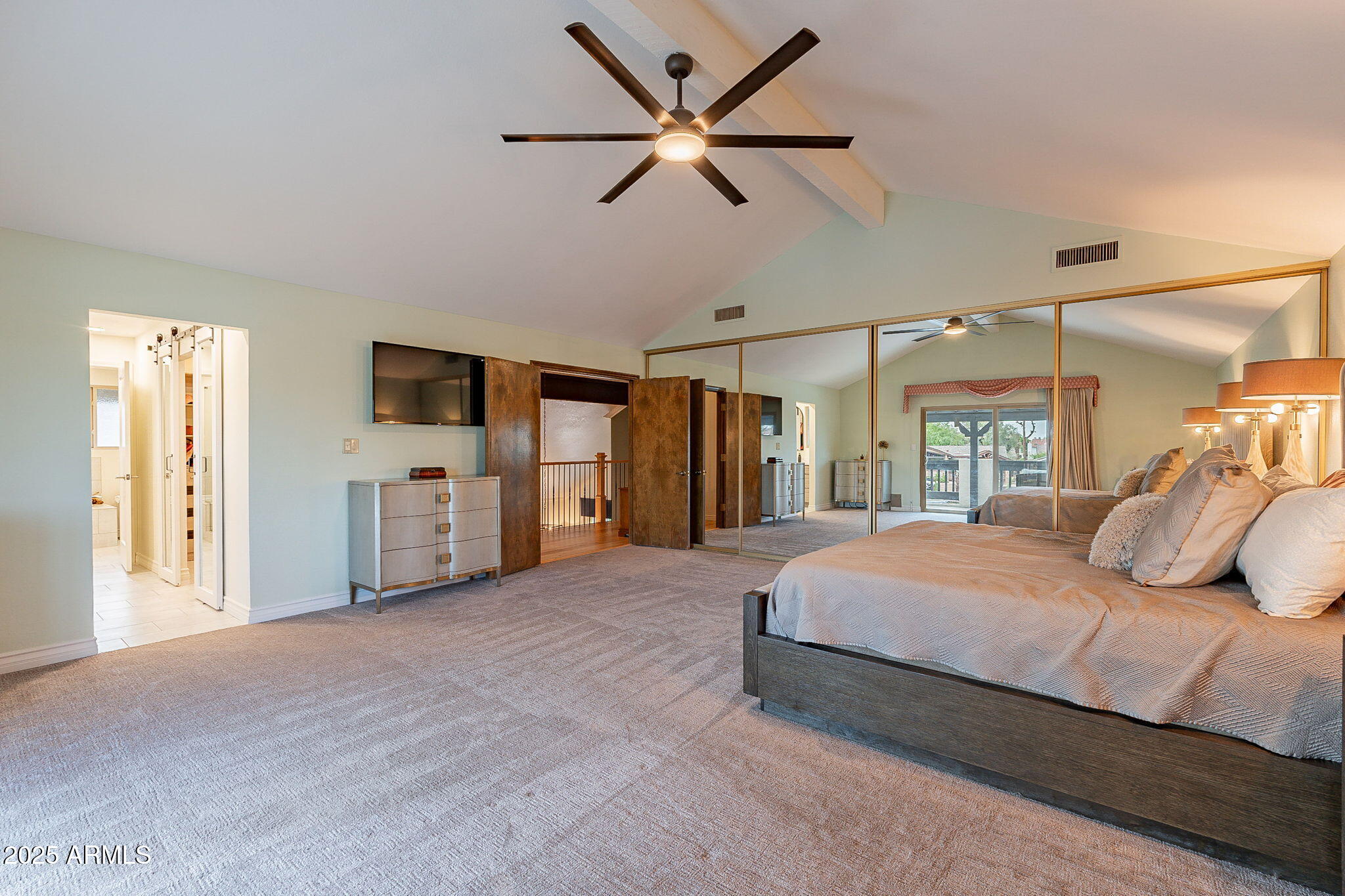 1329 E Whalers Way Property Photo 37