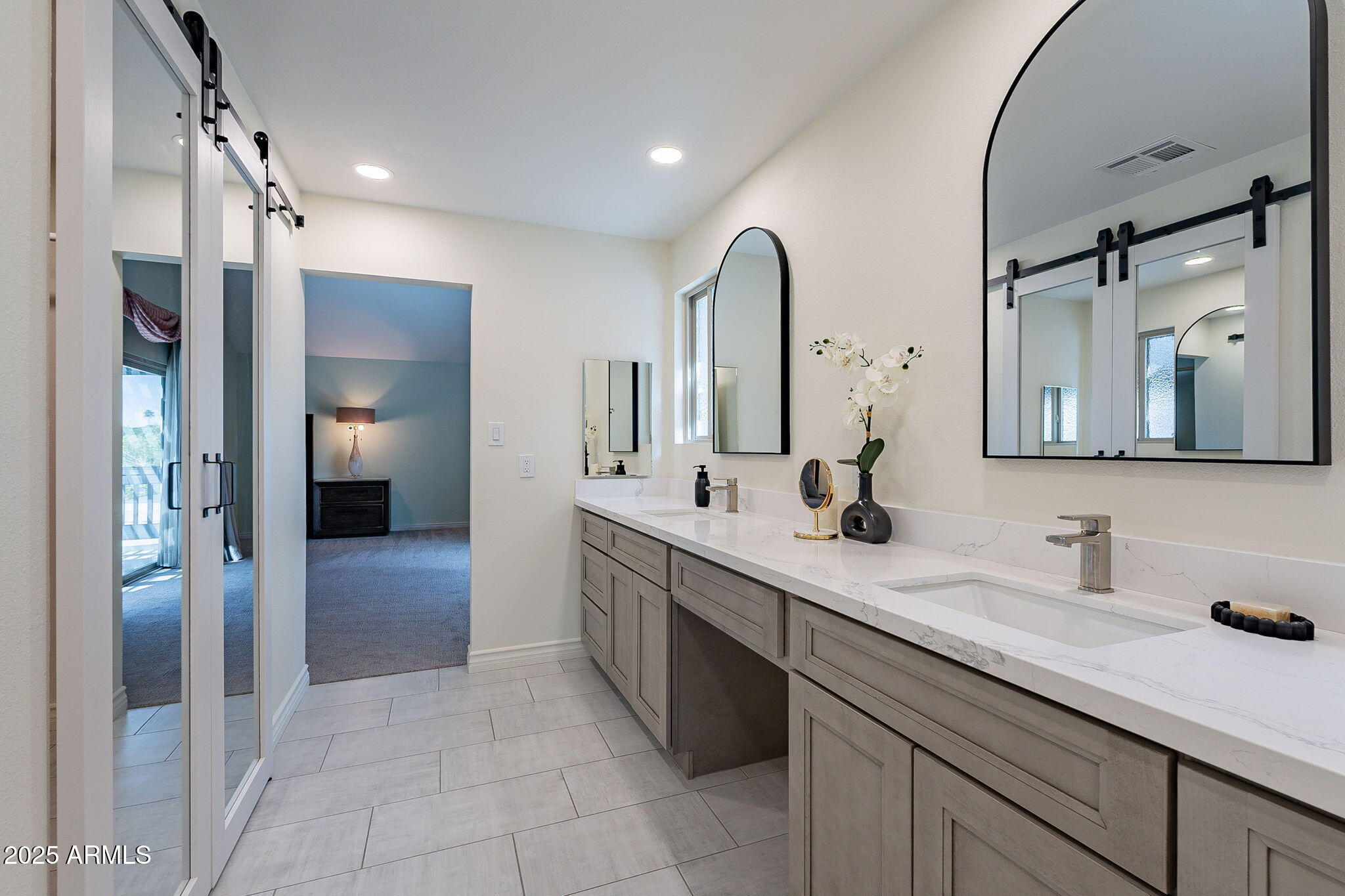 1329 E Whalers Way Property Photo 39