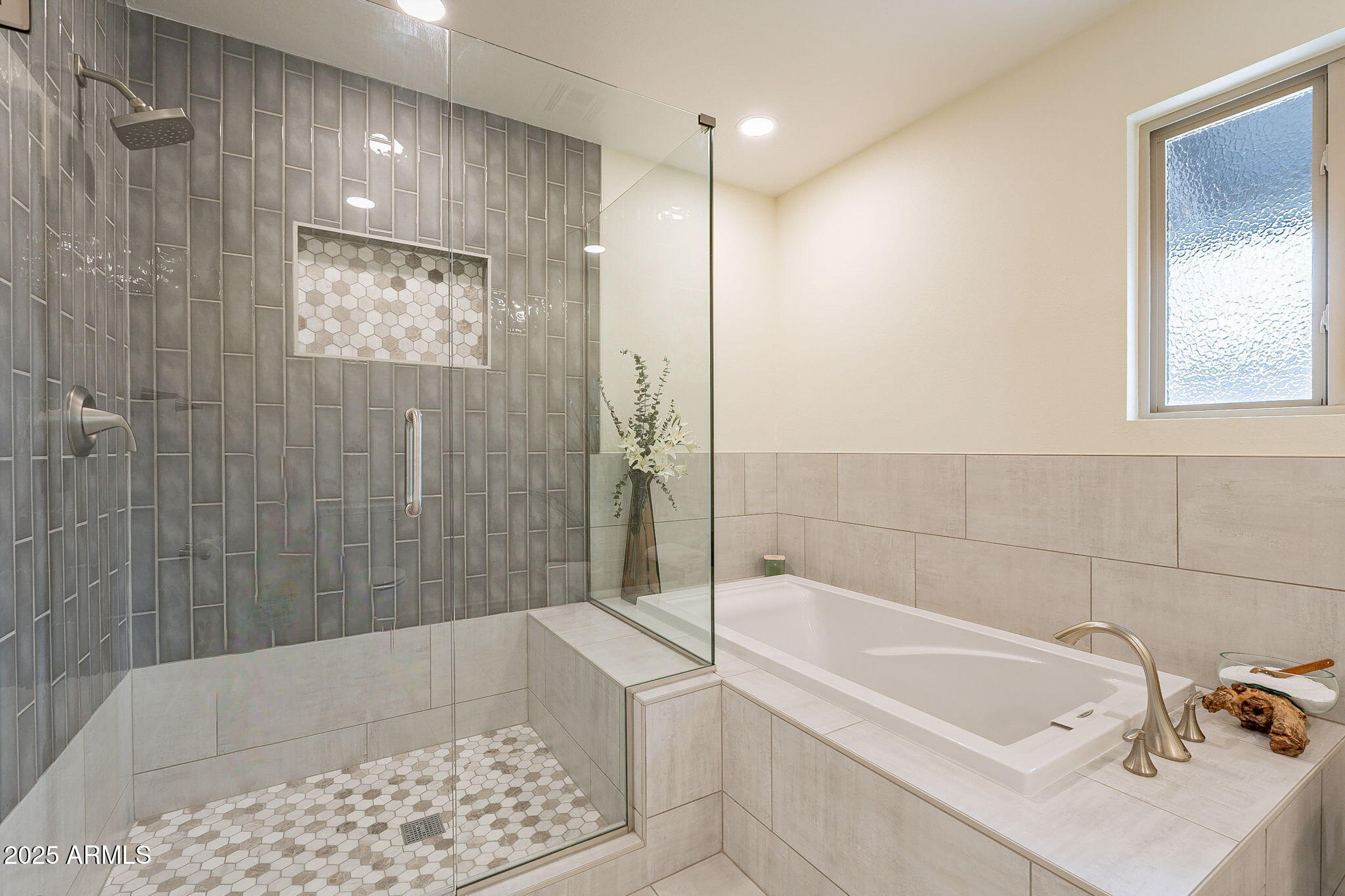 1329 E Whalers Way Property Photo 42