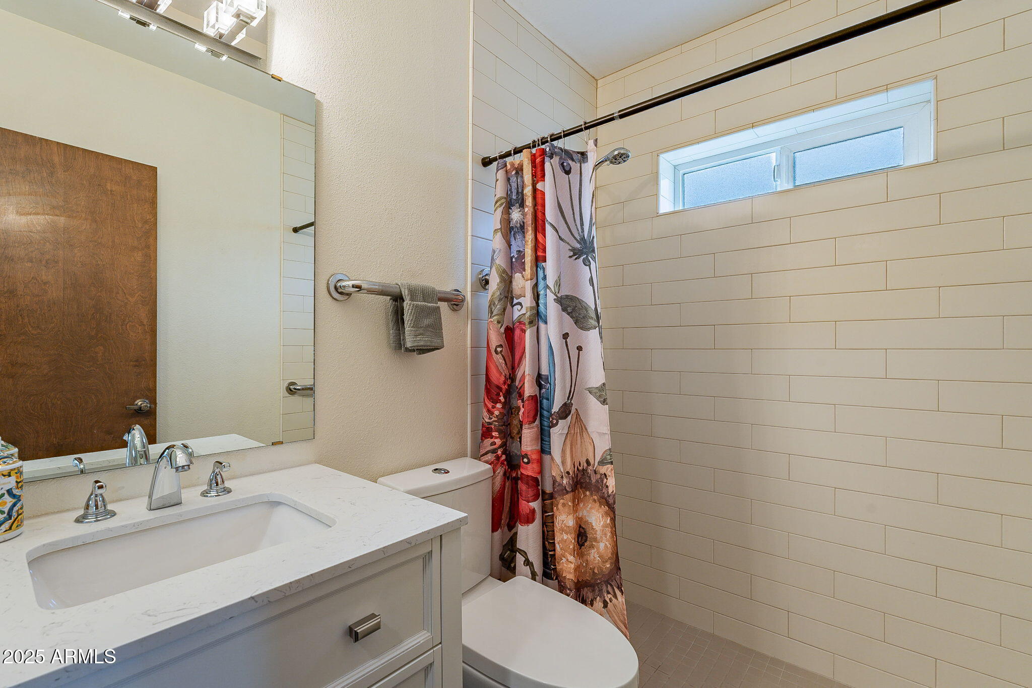 1329 E Whalers Way Property Photo 47