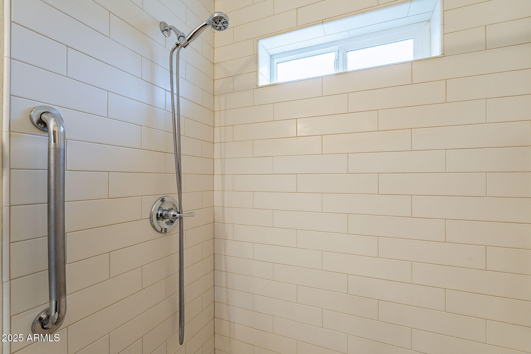 1329 E Whalers Way Property Photo 48