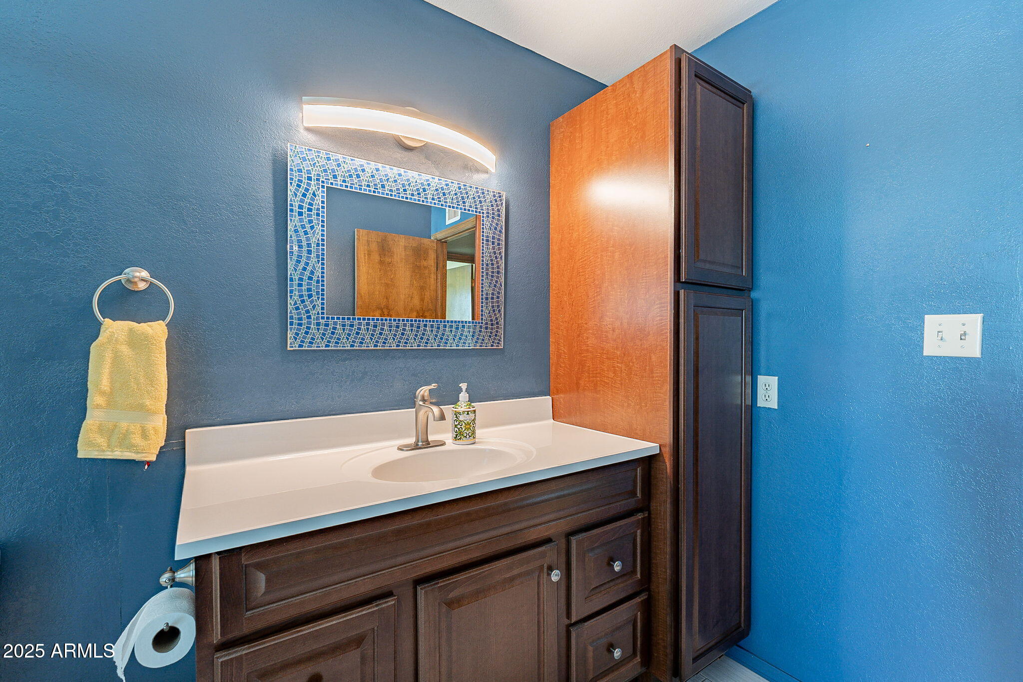 1329 E Whalers Way Property Photo 51