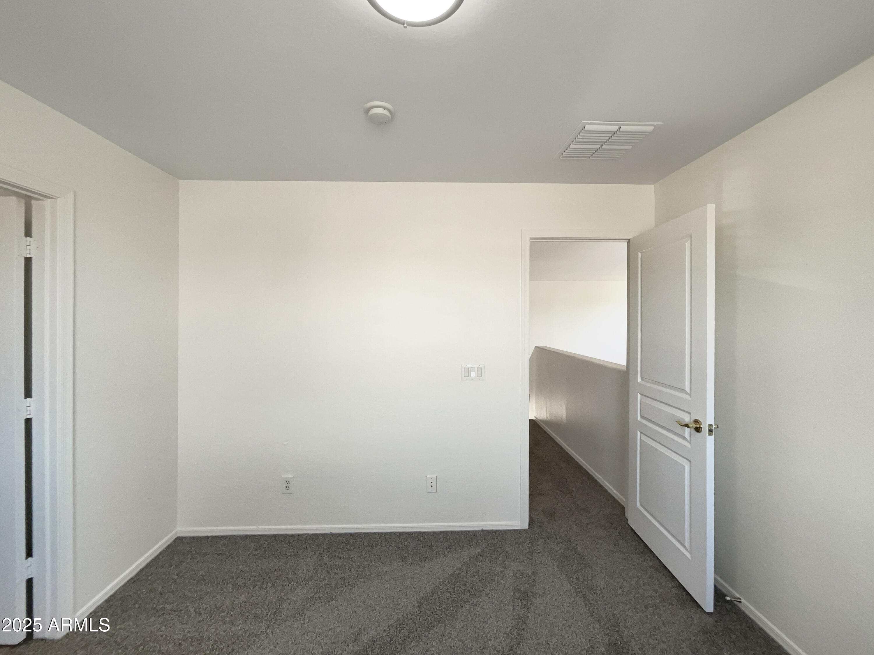 6602 S 23rd Avenue Property Photo 15
