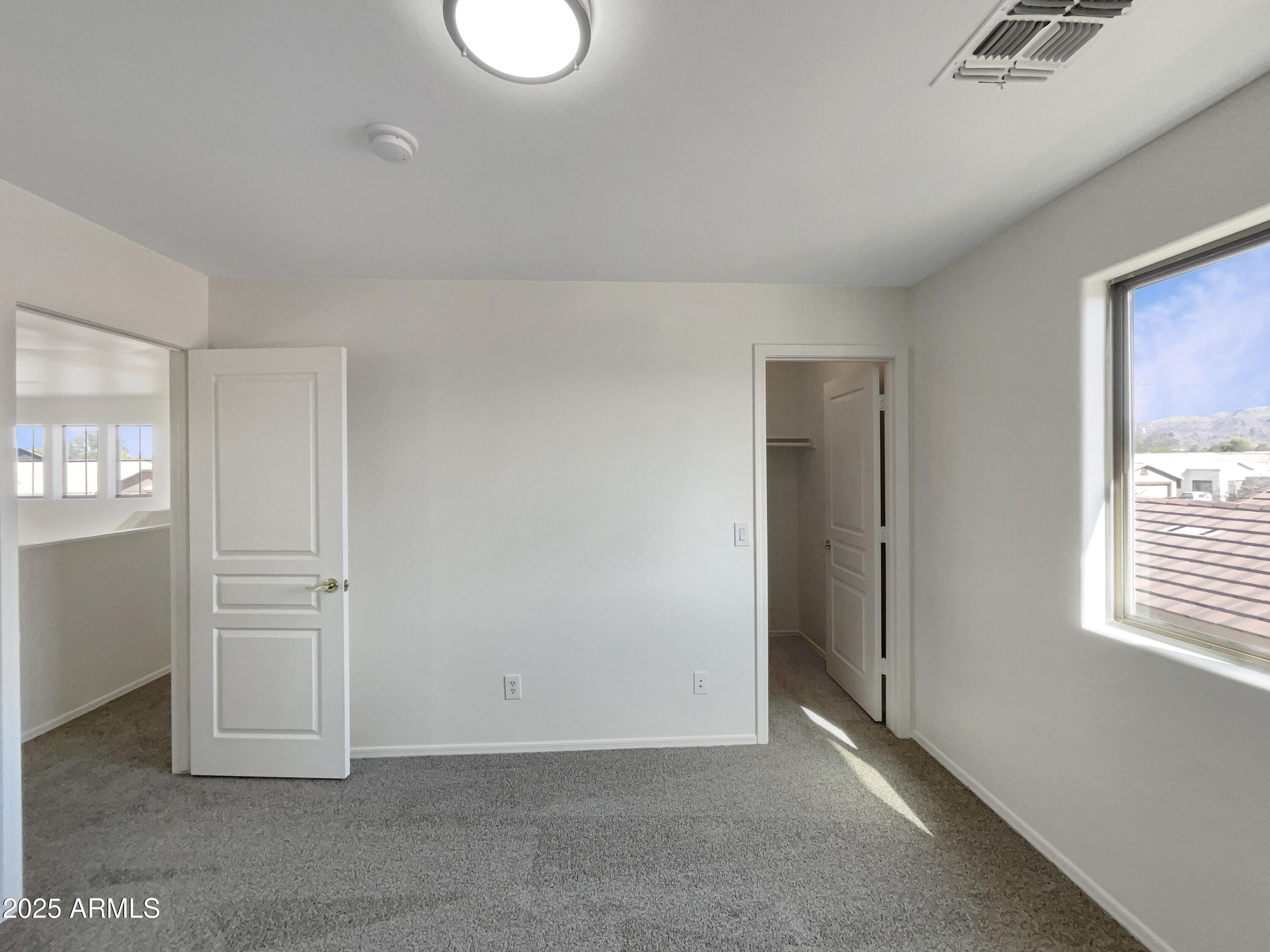 6602 S 23rd Avenue Property Photo 18