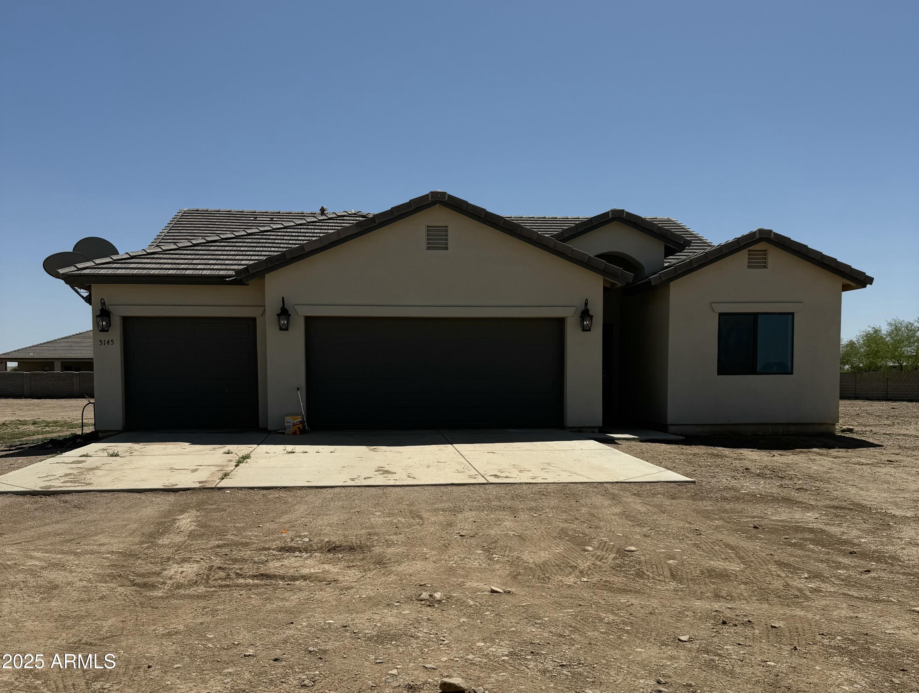 5145 E Hash Knife Draw Road Property Photo 1