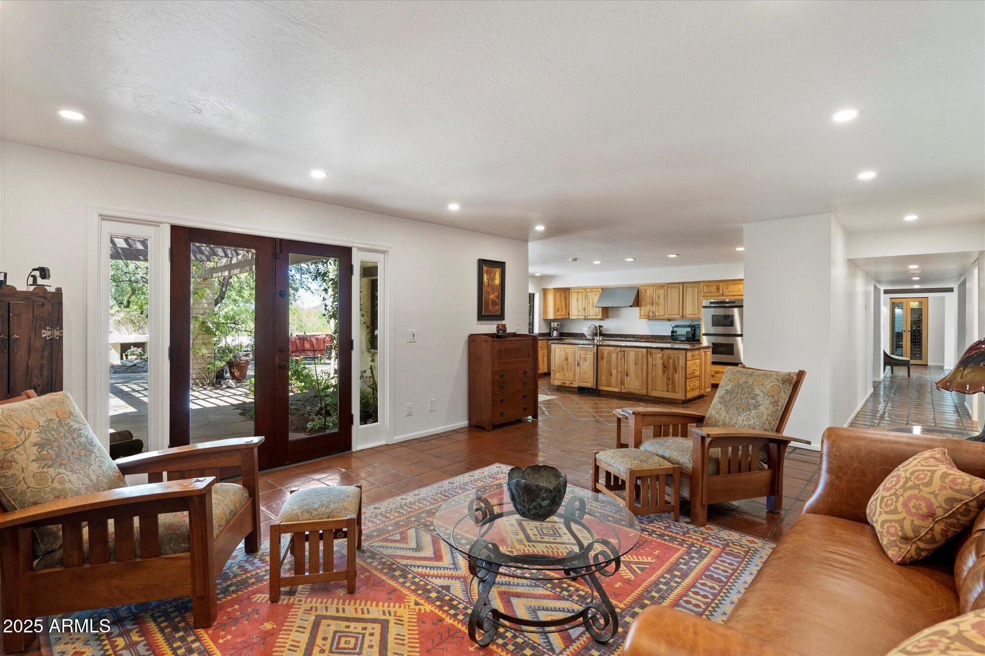 4646 E Shadow Rock Road Property Photo 12
