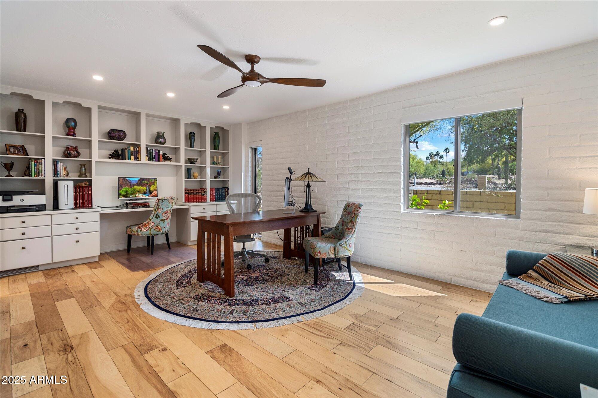 4646 E Shadow Rock Road Property Photo 18