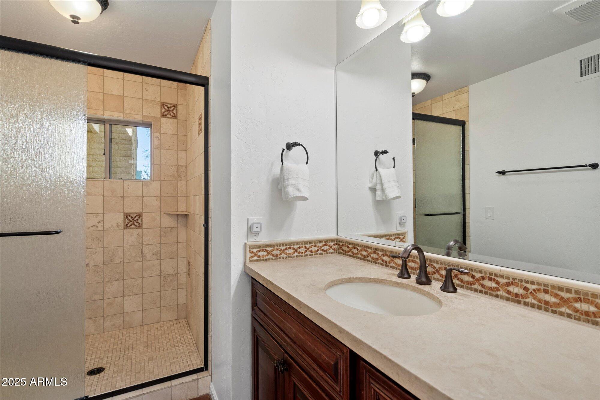 4646 E Shadow Rock Road Property Photo 21