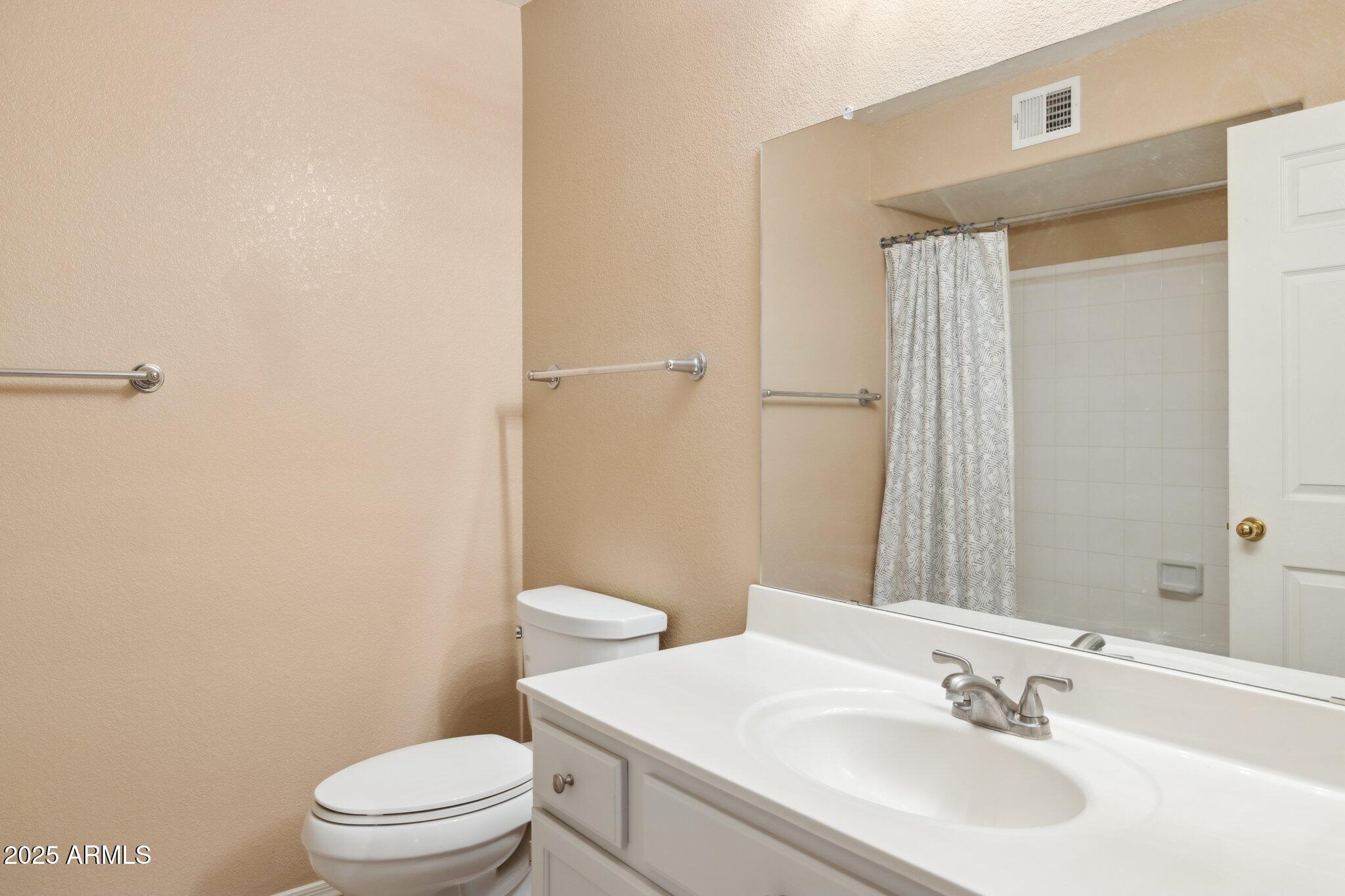 9736 N 95th Street Property Photo 19