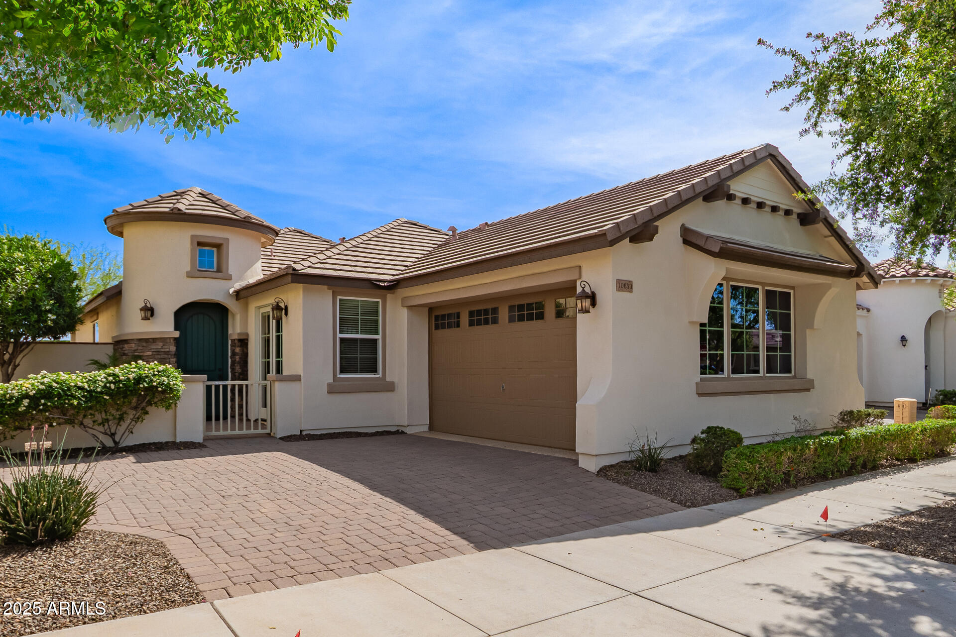 10653 E Hawk Avenue Property Photo 1