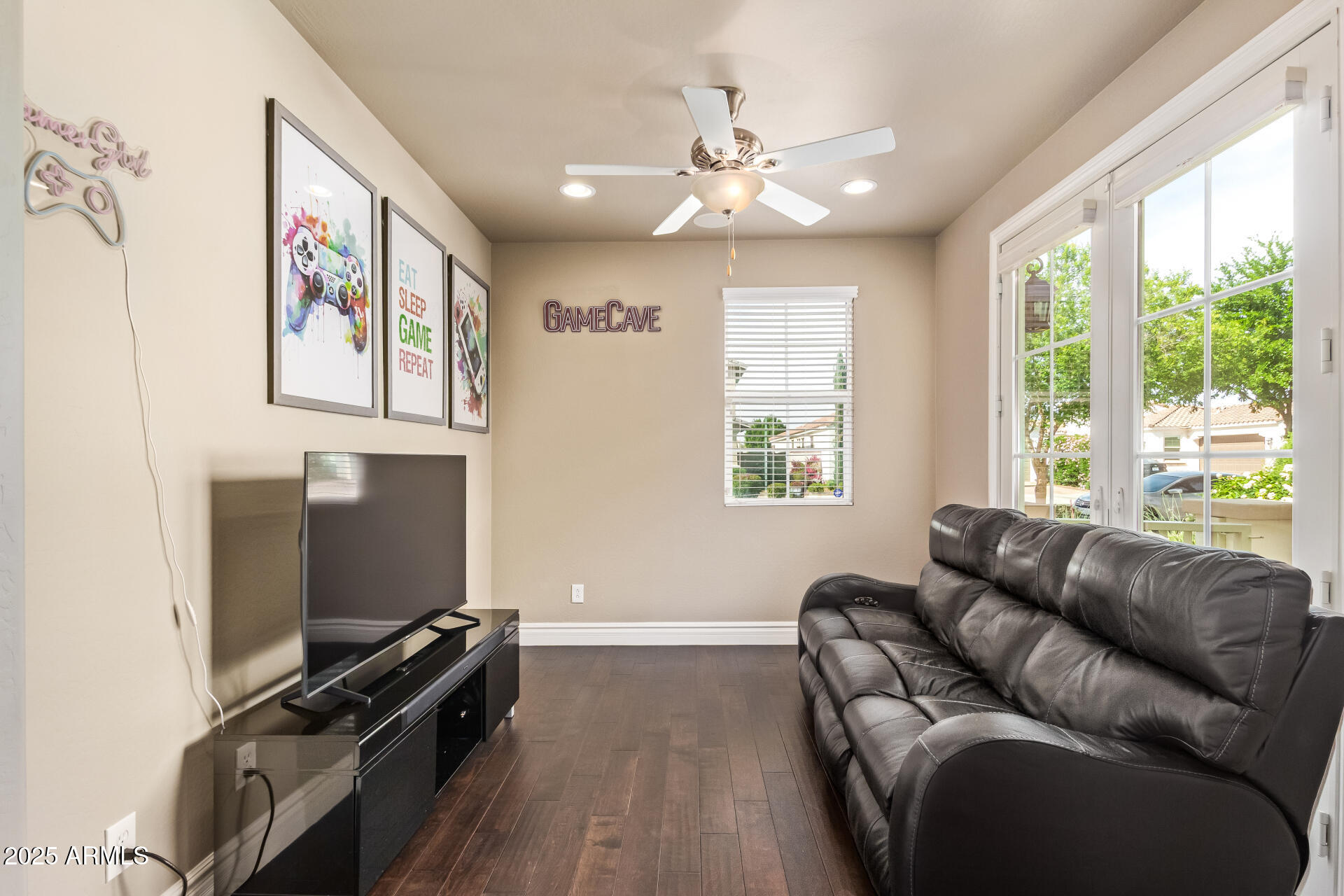 10653 E Hawk Avenue Property Photo 6