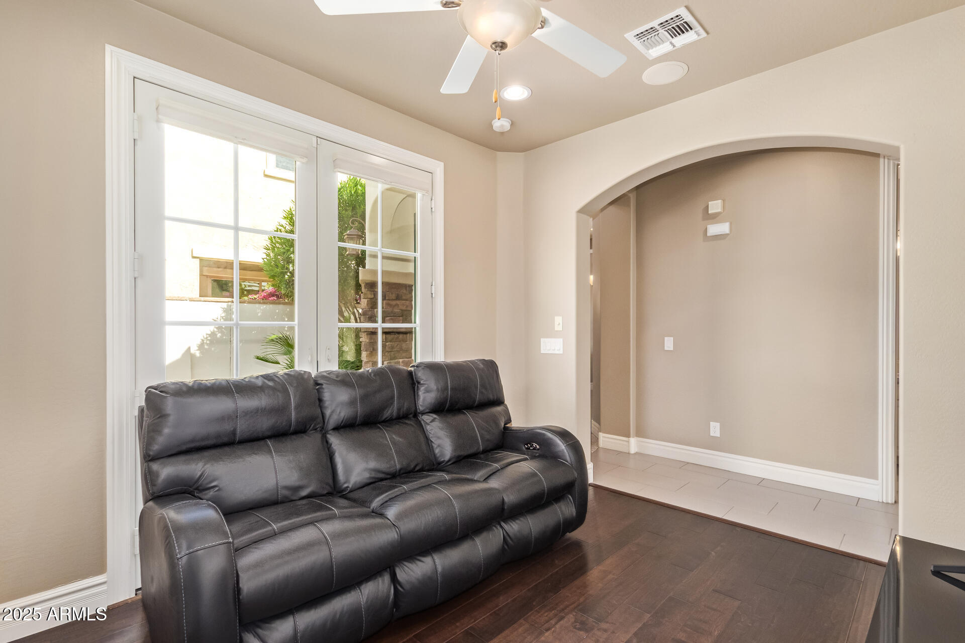 10653 E Hawk Avenue Property Photo 7