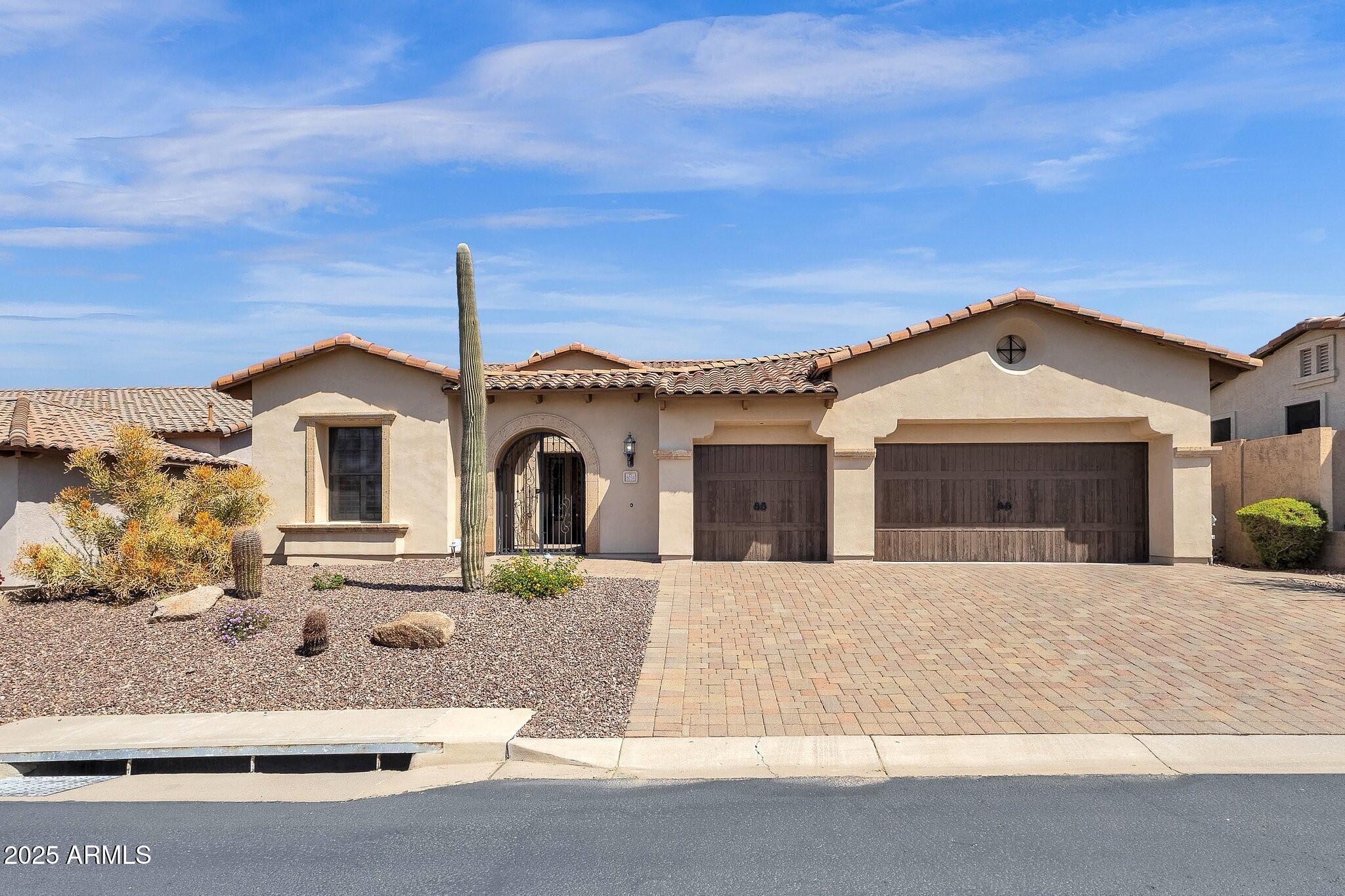8034 E Sugarloaf Circle Property Photo 1