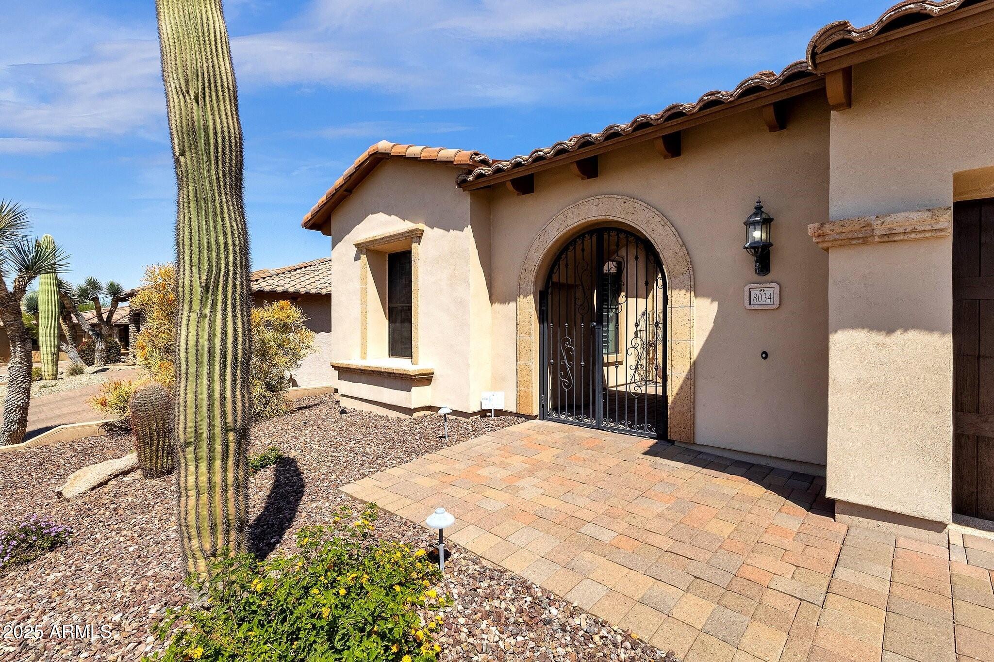 8034 E Sugarloaf Circle Property Photo 4