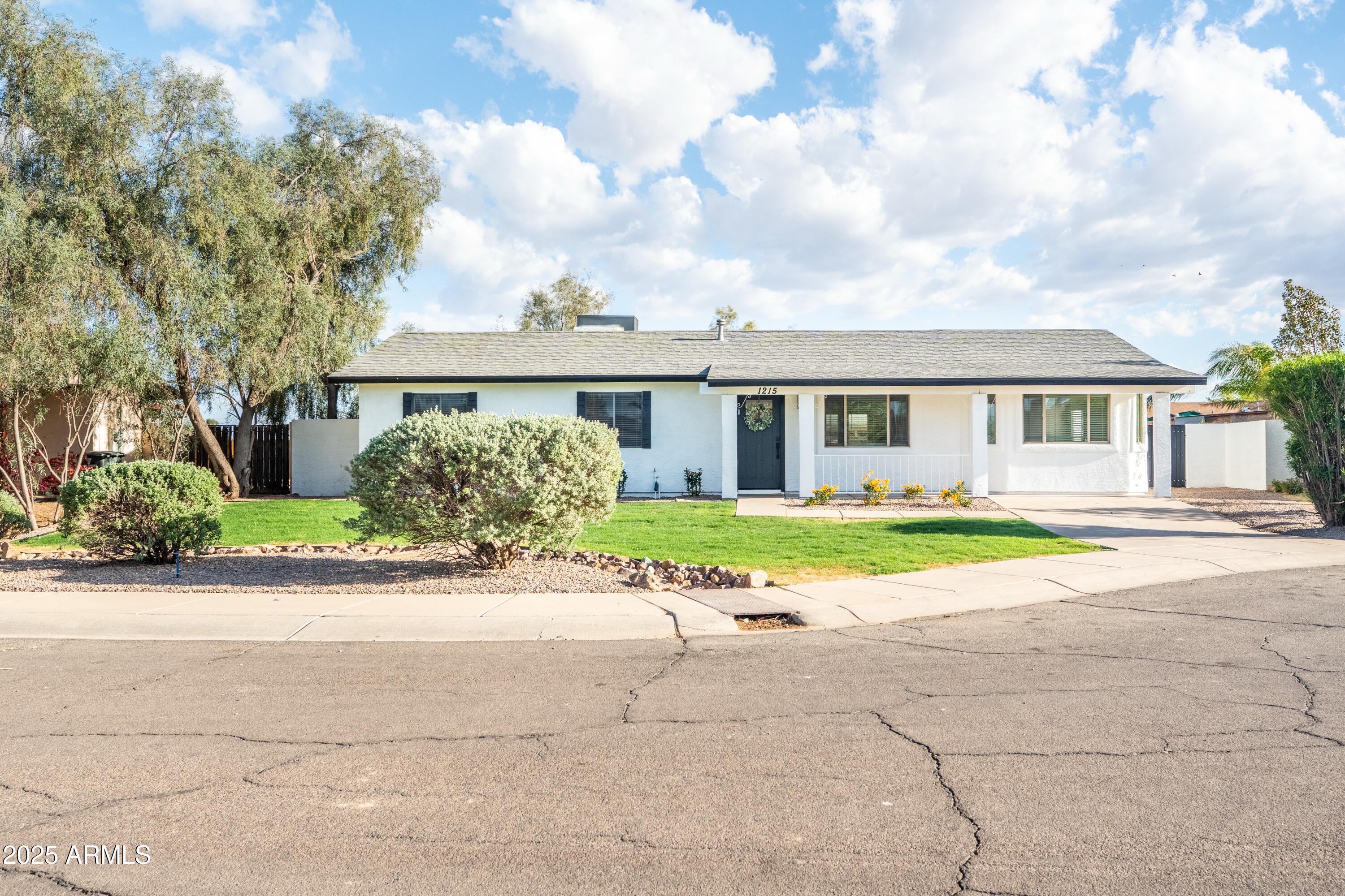 1215 E Ontario Court Property Photo 1