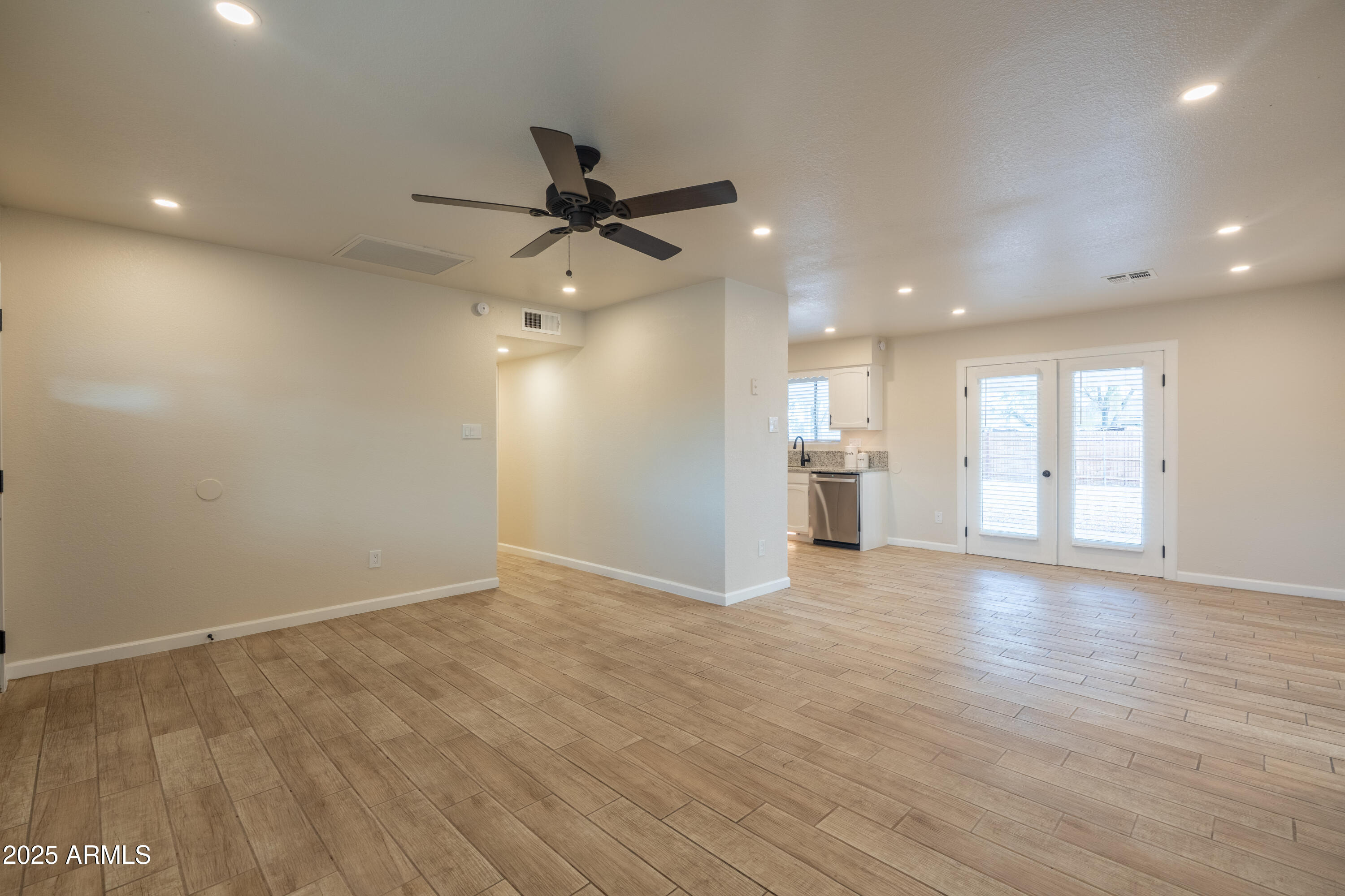 1215 E Ontario Court Property Photo 7