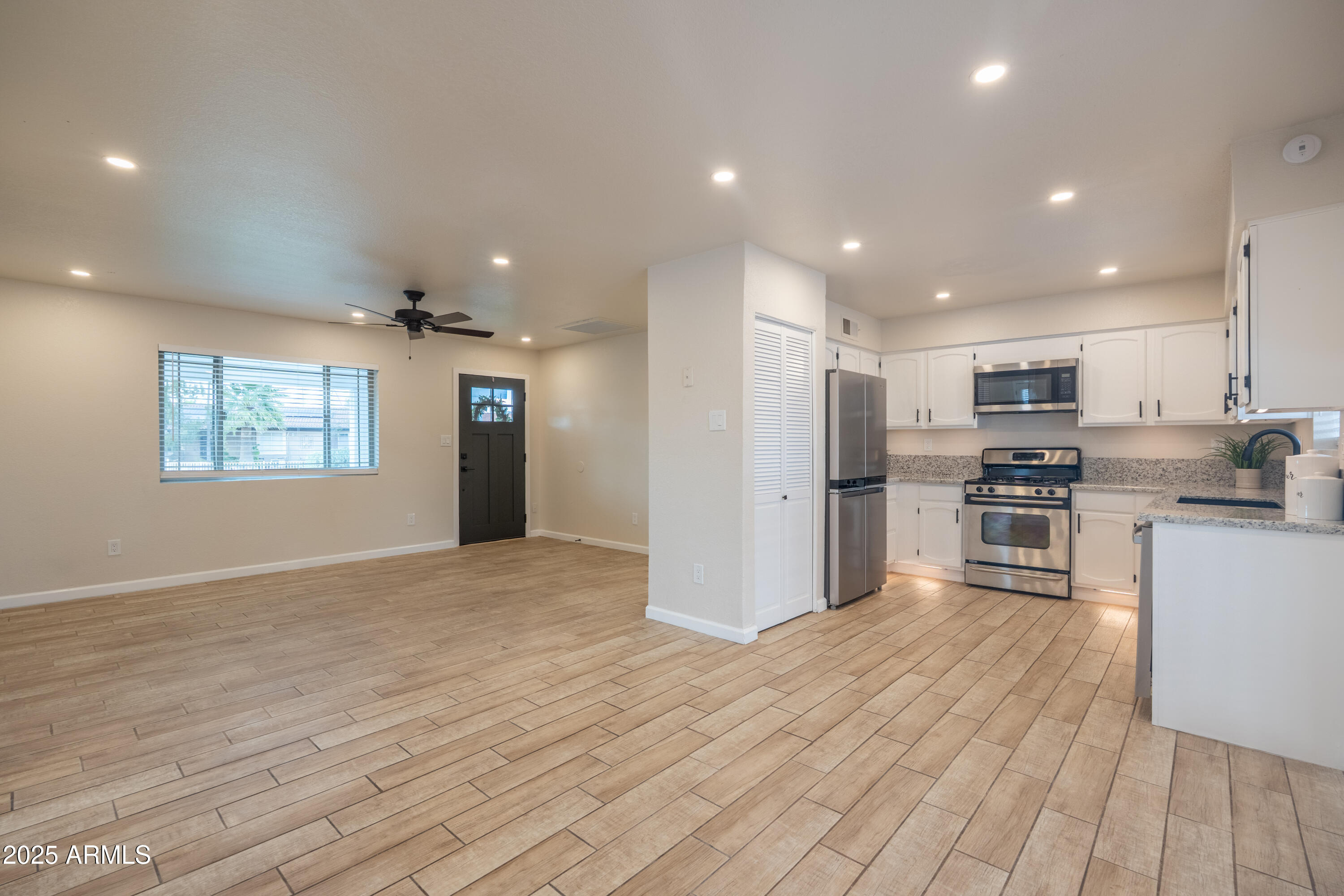 1215 E Ontario Court Property Photo 8