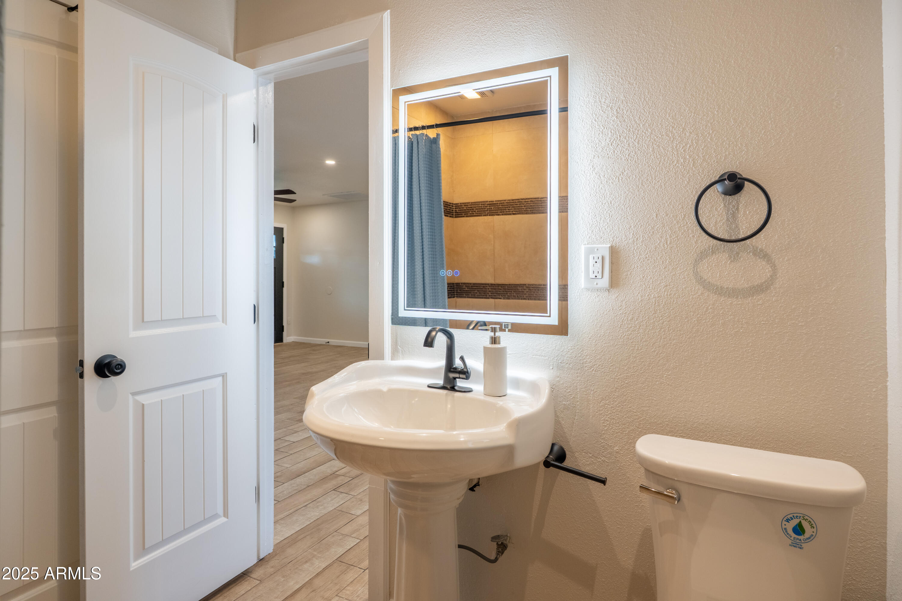 1215 E Ontario Court Property Photo 15
