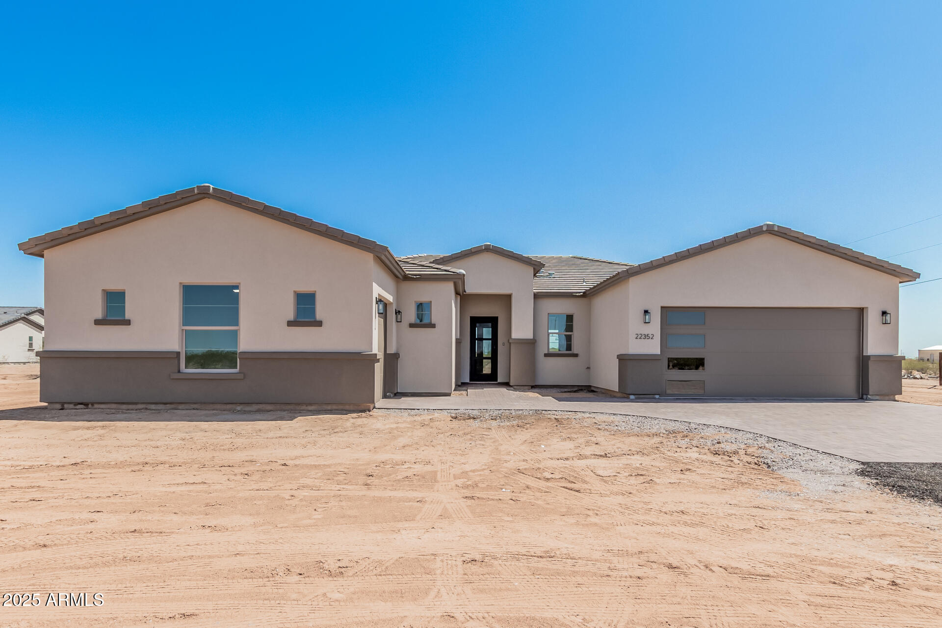 22352 W Daley Lane Property Photo 1