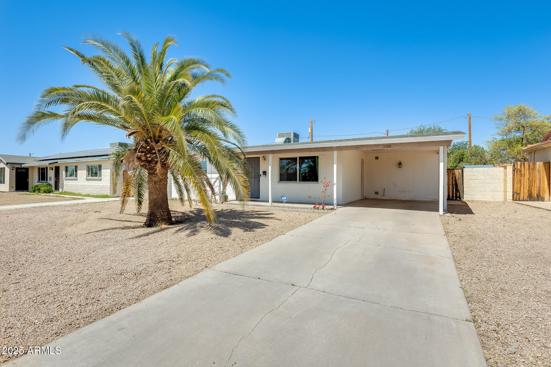 3306 W Lupine Avenue Property Photo 1