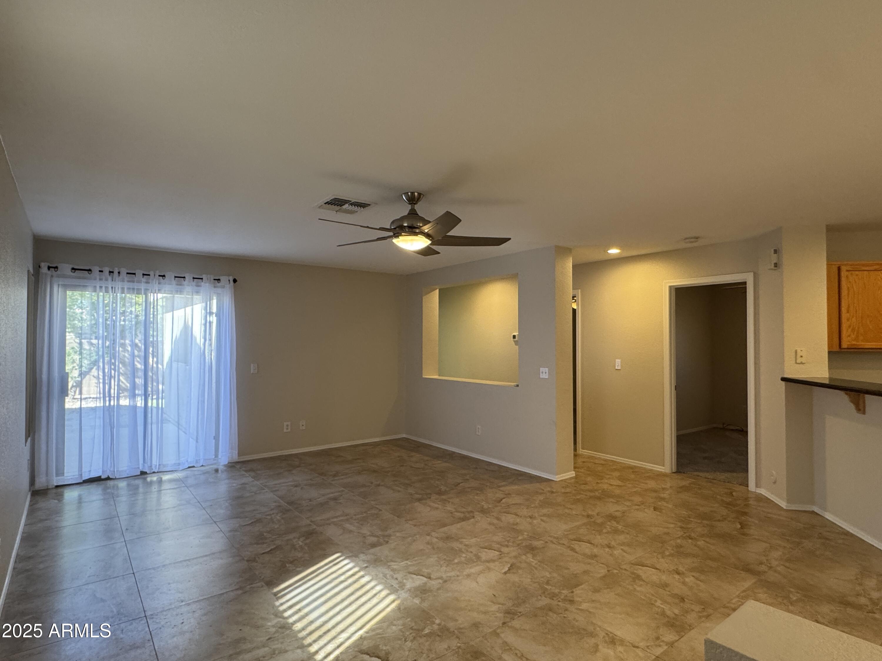 2462 E Gleneagle Drive Property Photo 2